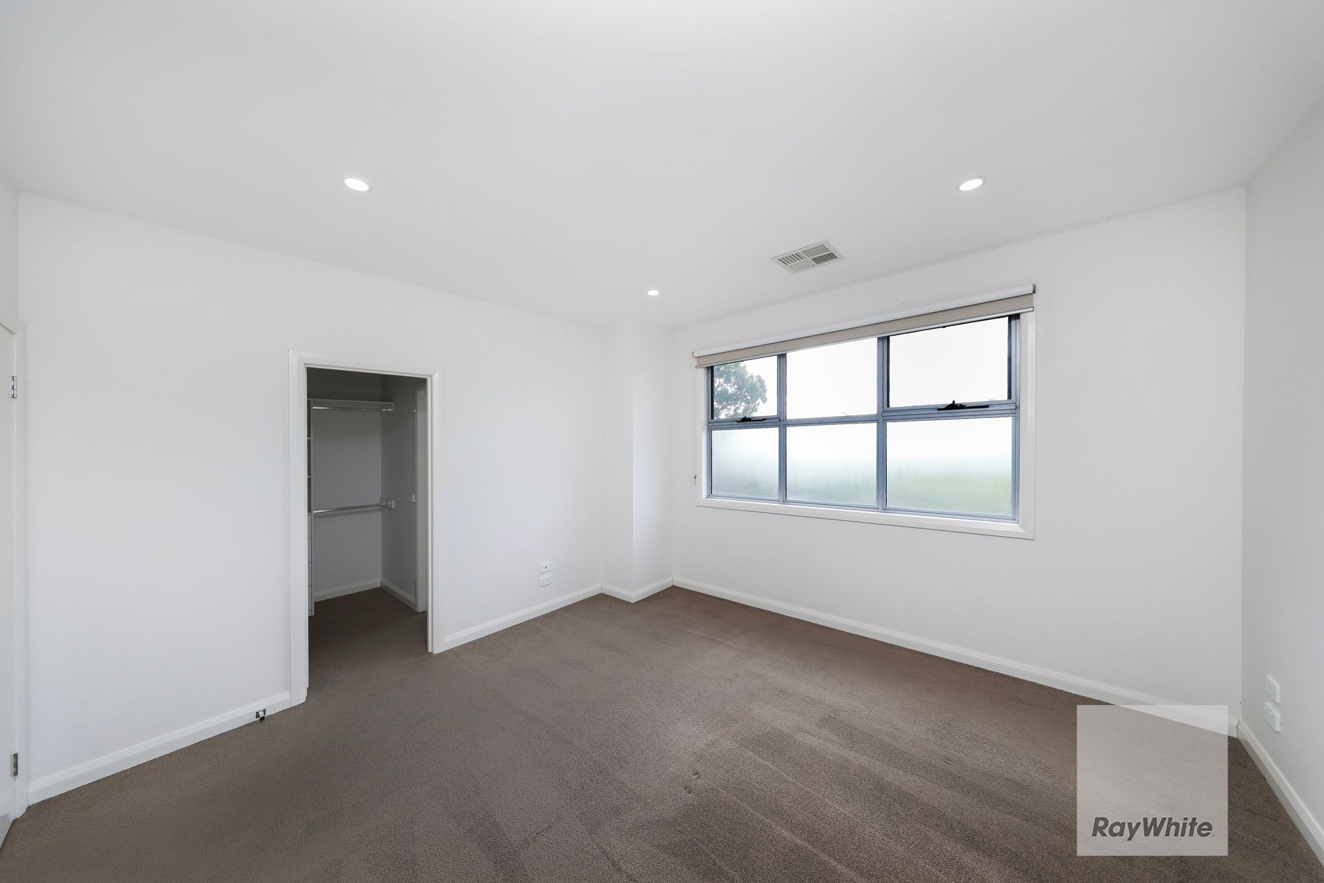 3/44 Trumpington Terrace — photo 6 of 14