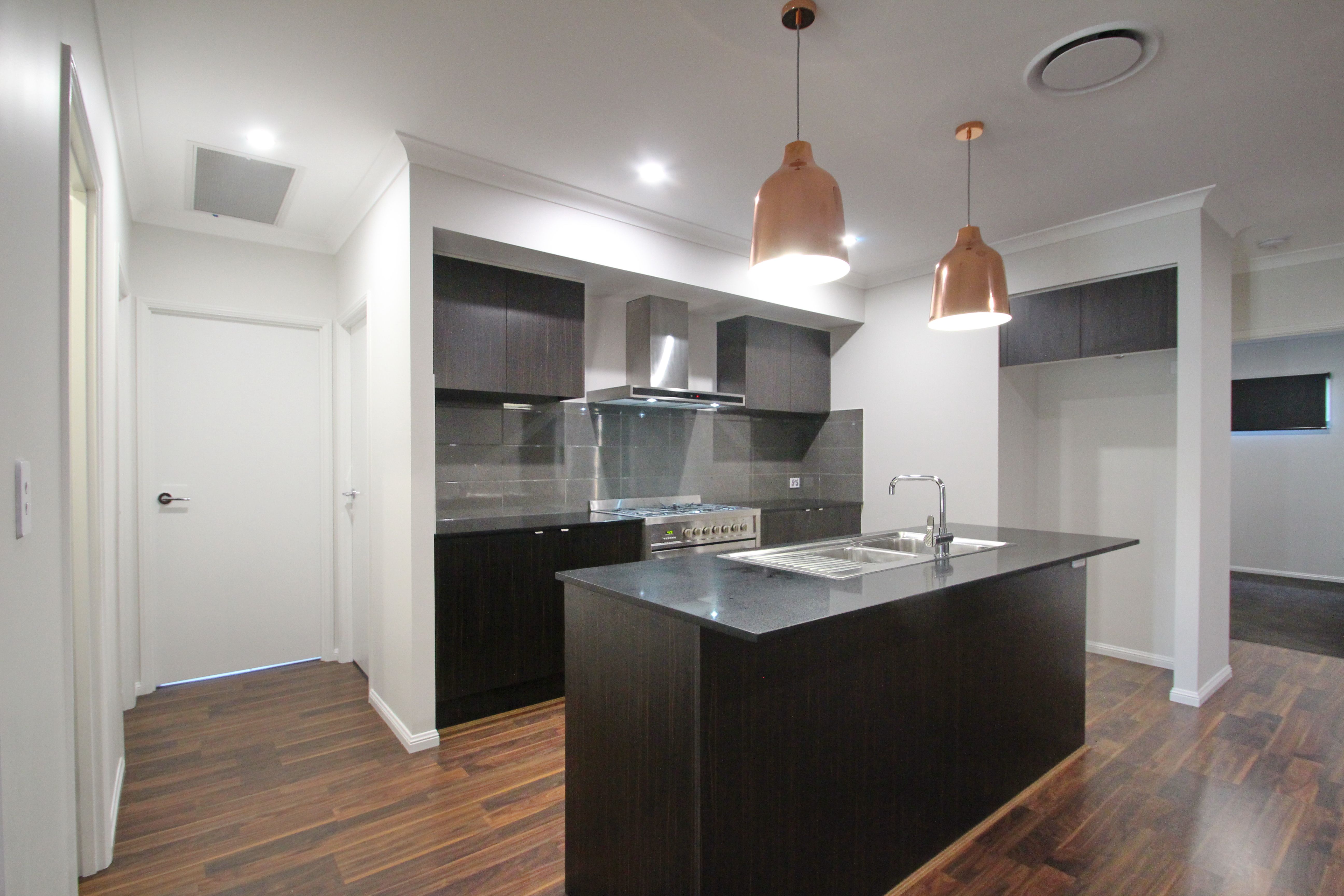 65 Dubai Circuit, SPRING MOUNTAIN, QLD 4300