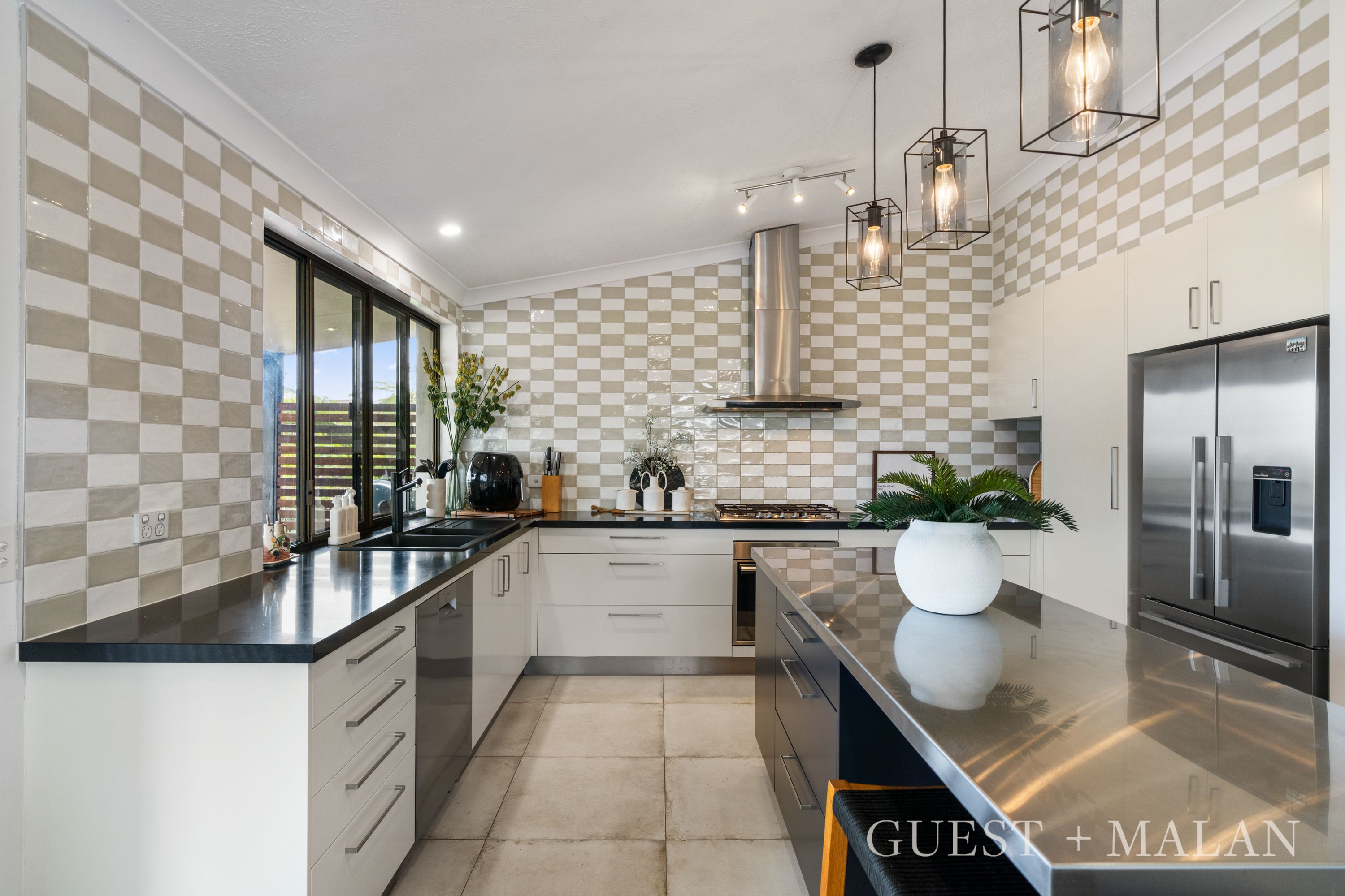 61 Cominan Avenue — photo 8 of 30