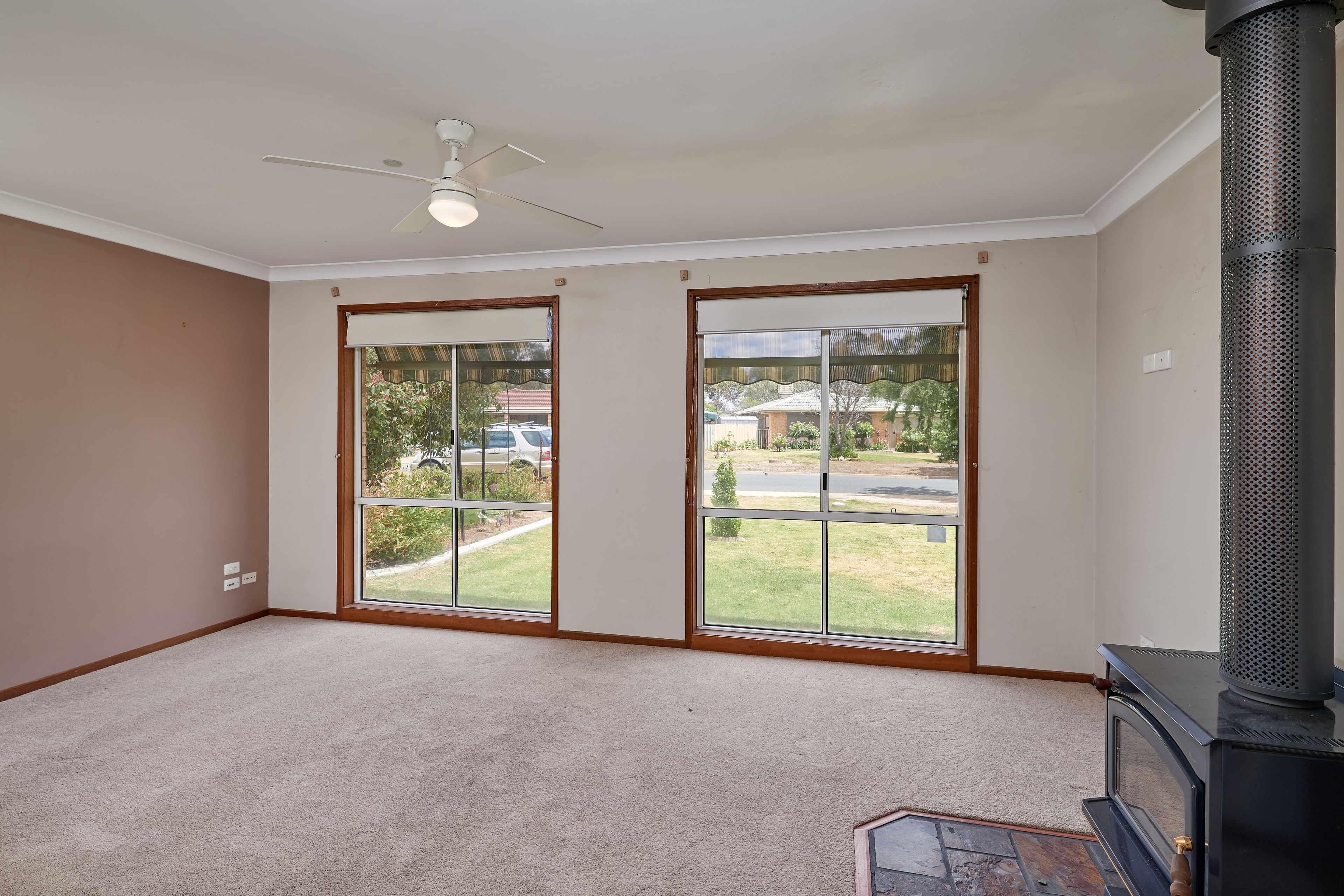 44 Karoom Drive, Glenfield Park, NSW 2650