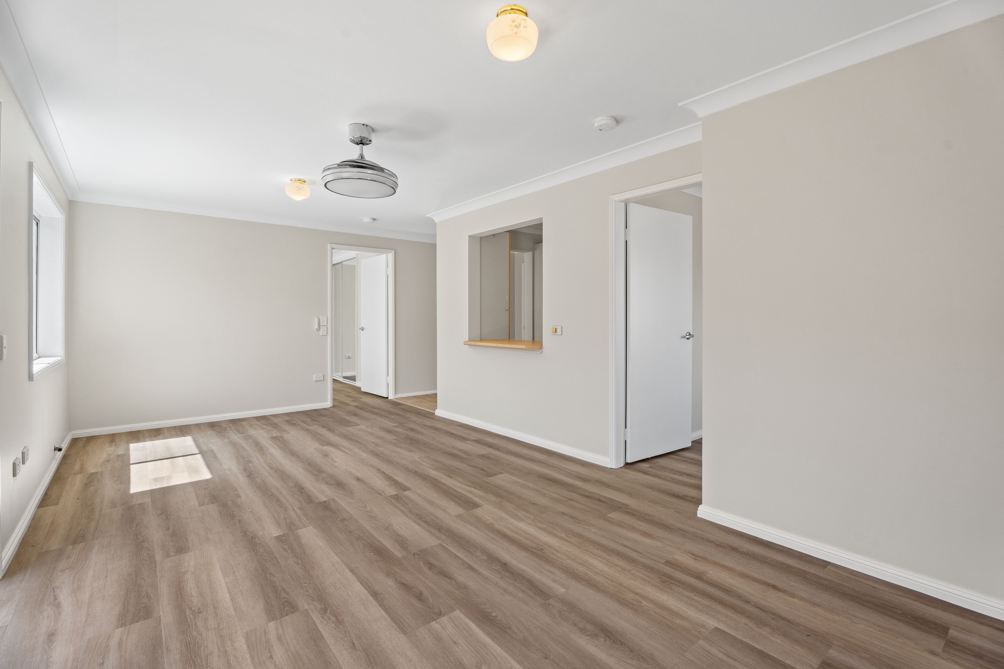 211/37 Mulgoa Road — photo 6 of 25