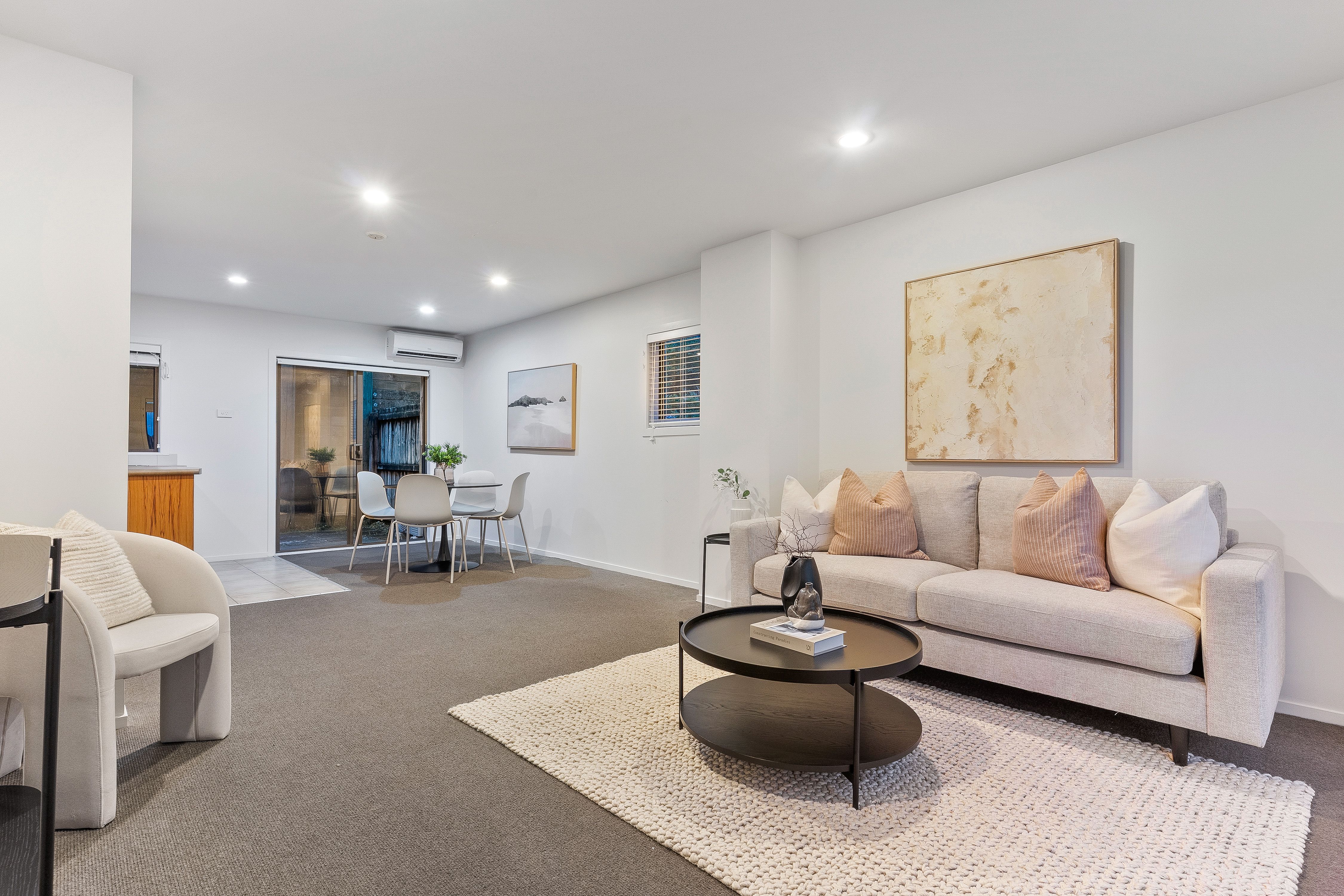 13/17 Georgia Terrace, Albany, North Shore City