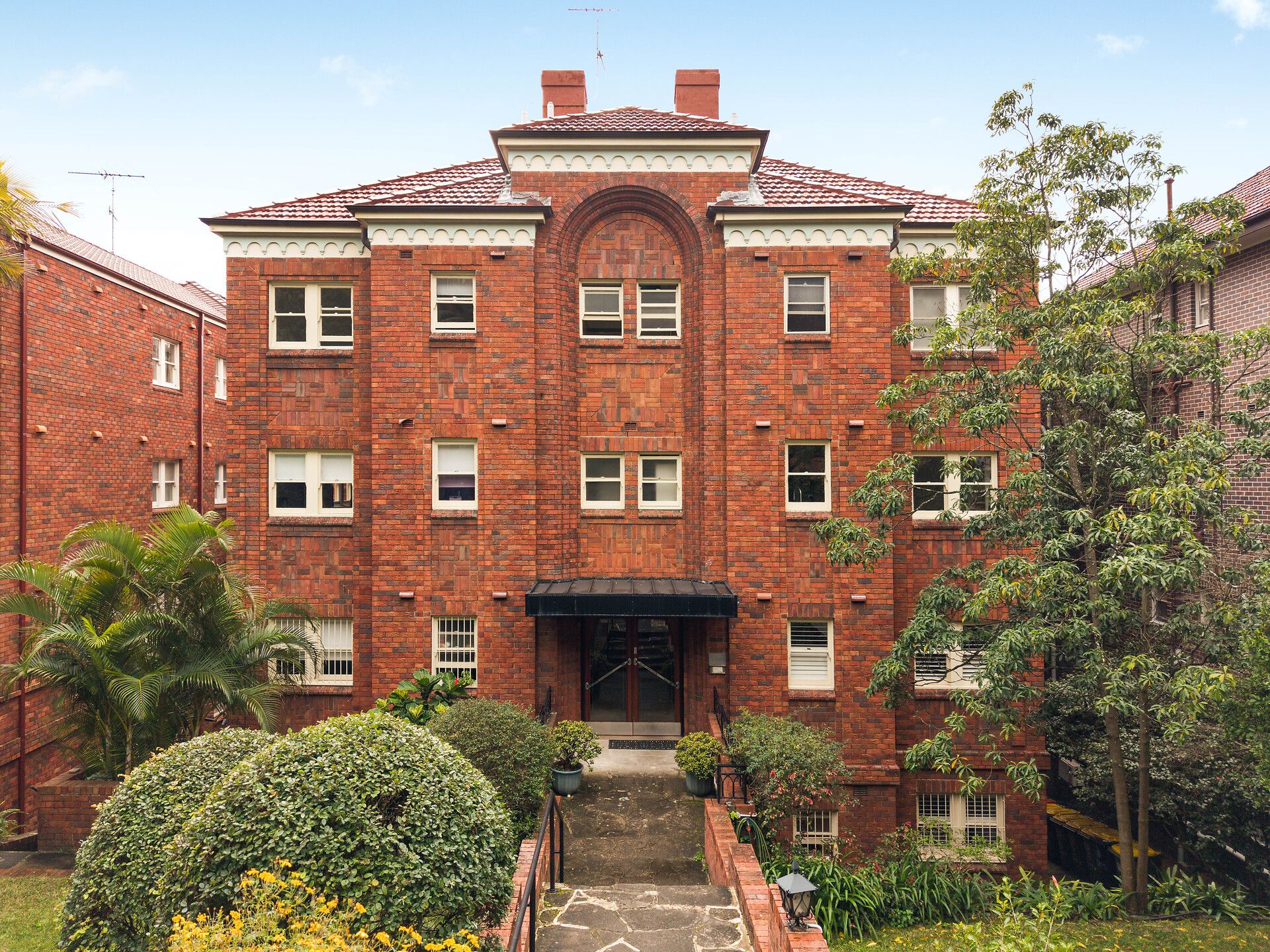 2/5 Aston Gardens — photo 19 of 20