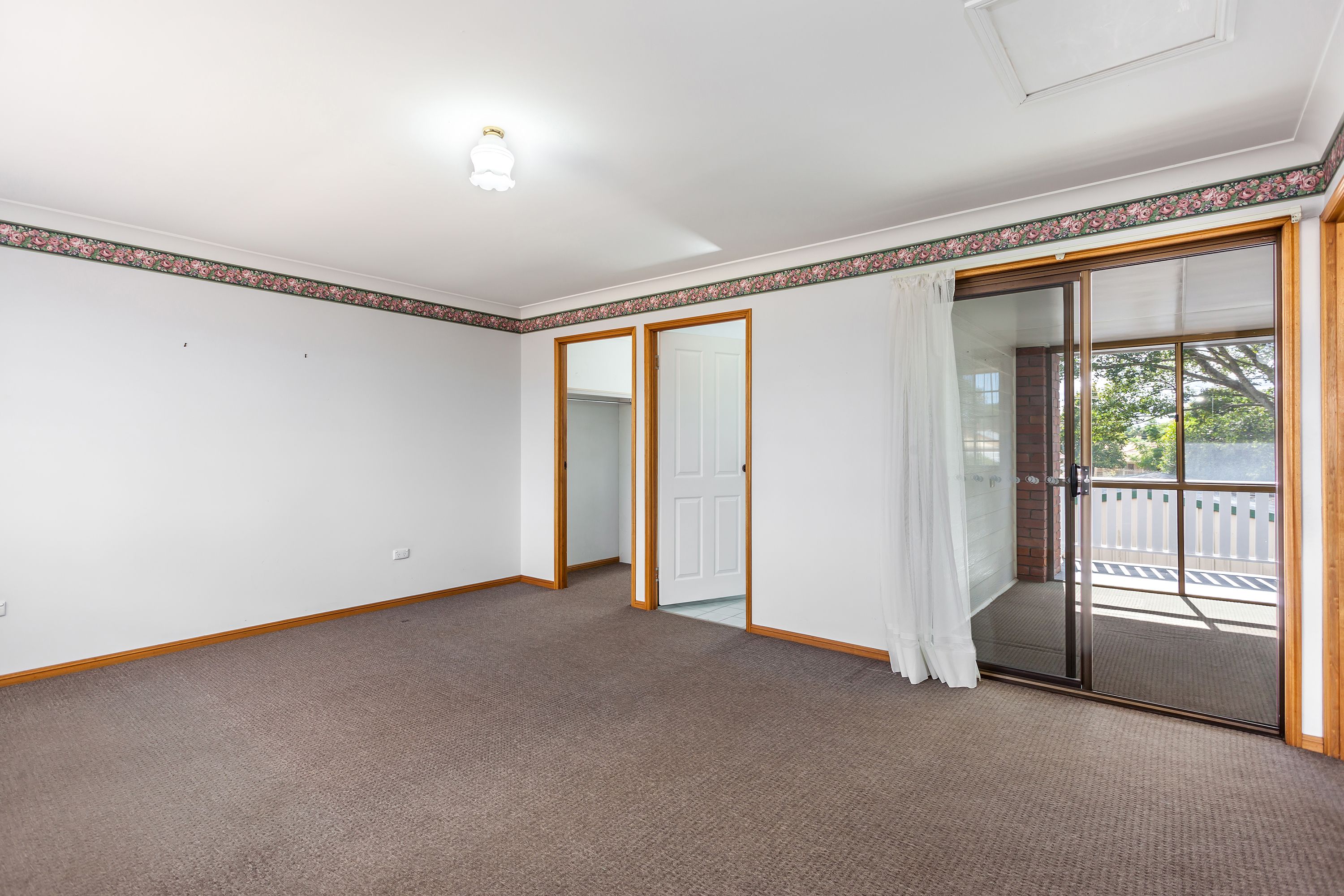 Unit 4/11c Gatfield Street, Newtown, QLD 4350