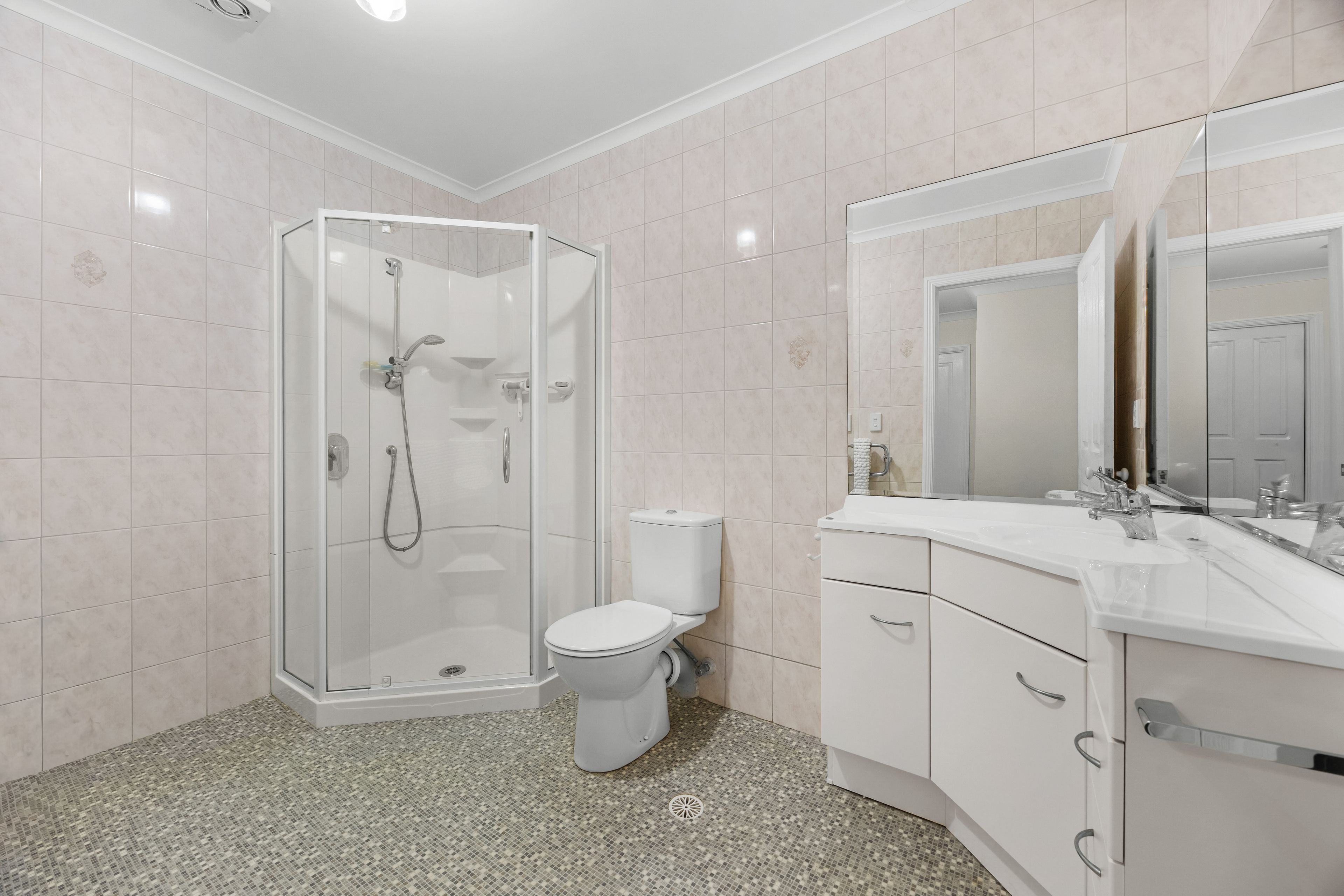 20 Bonnard Place, West Harbour, Waitakere City