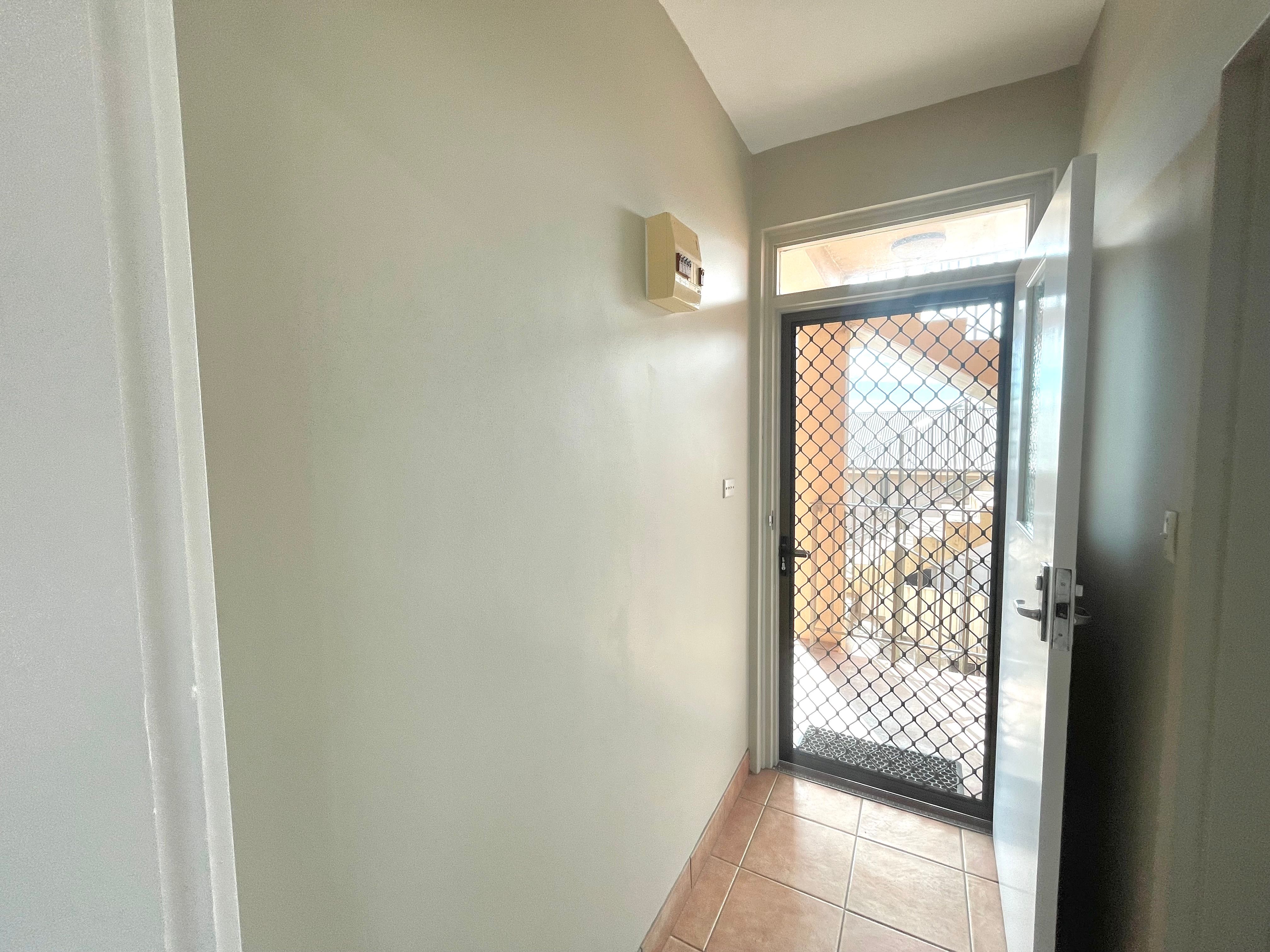 4/2-4 Brimage Street — photo 3 of 11