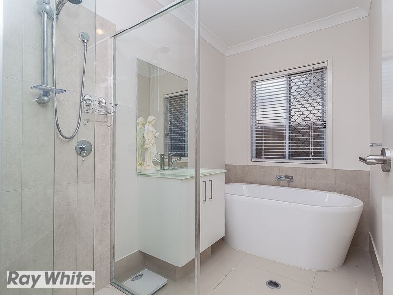 35 Manhattan Crescent, North Lakes, QLD 4509
