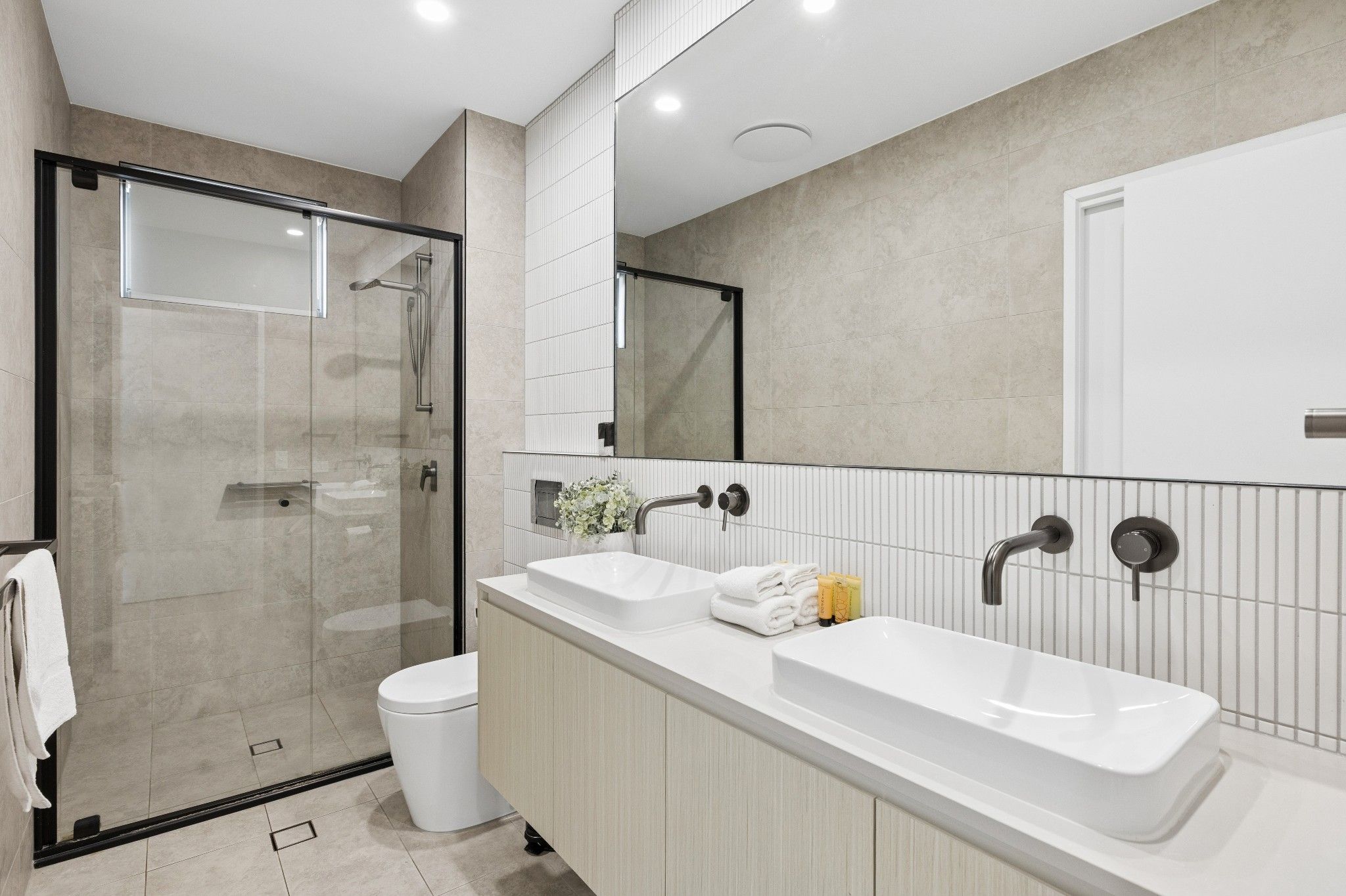 5613 Harbourview Drive — photo 15 of 29