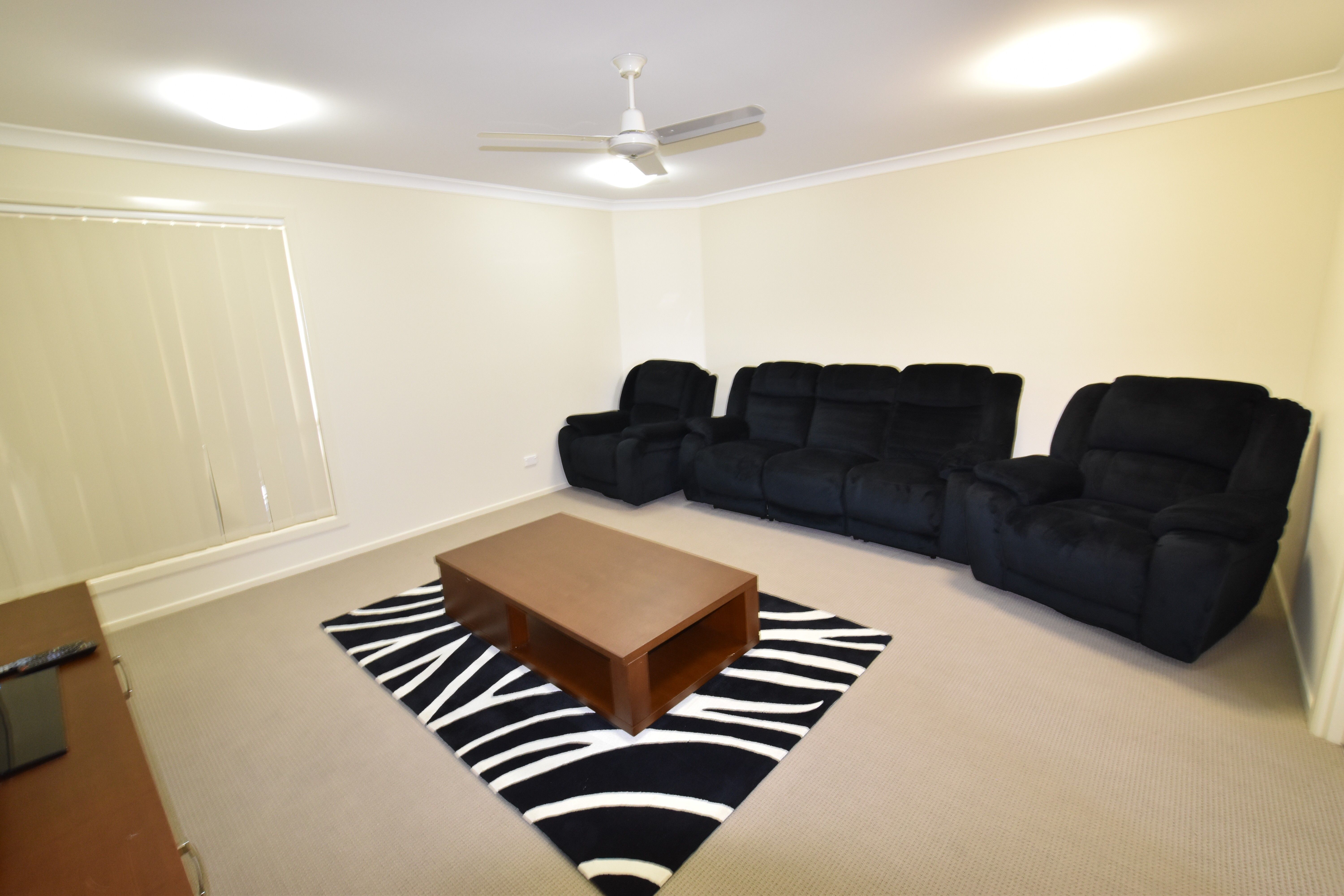 8 Windjana Court, New Auckland, QLD 4680