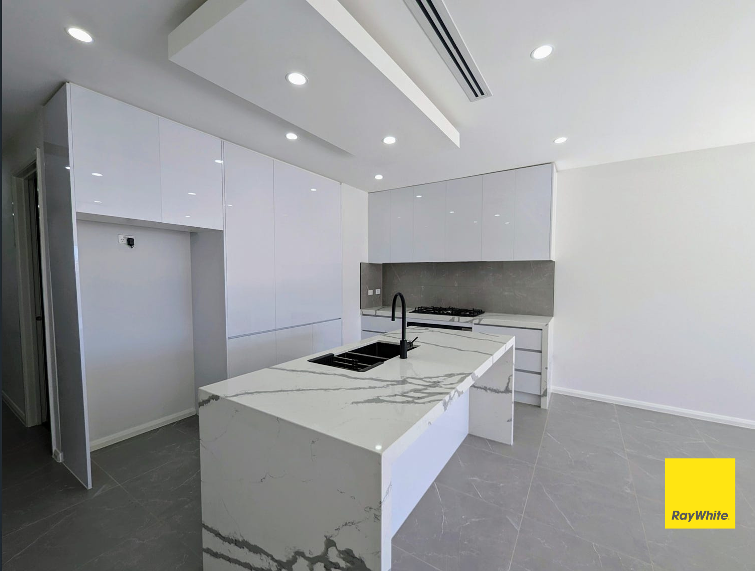 29 Roseneath Way — photo 6 of 15