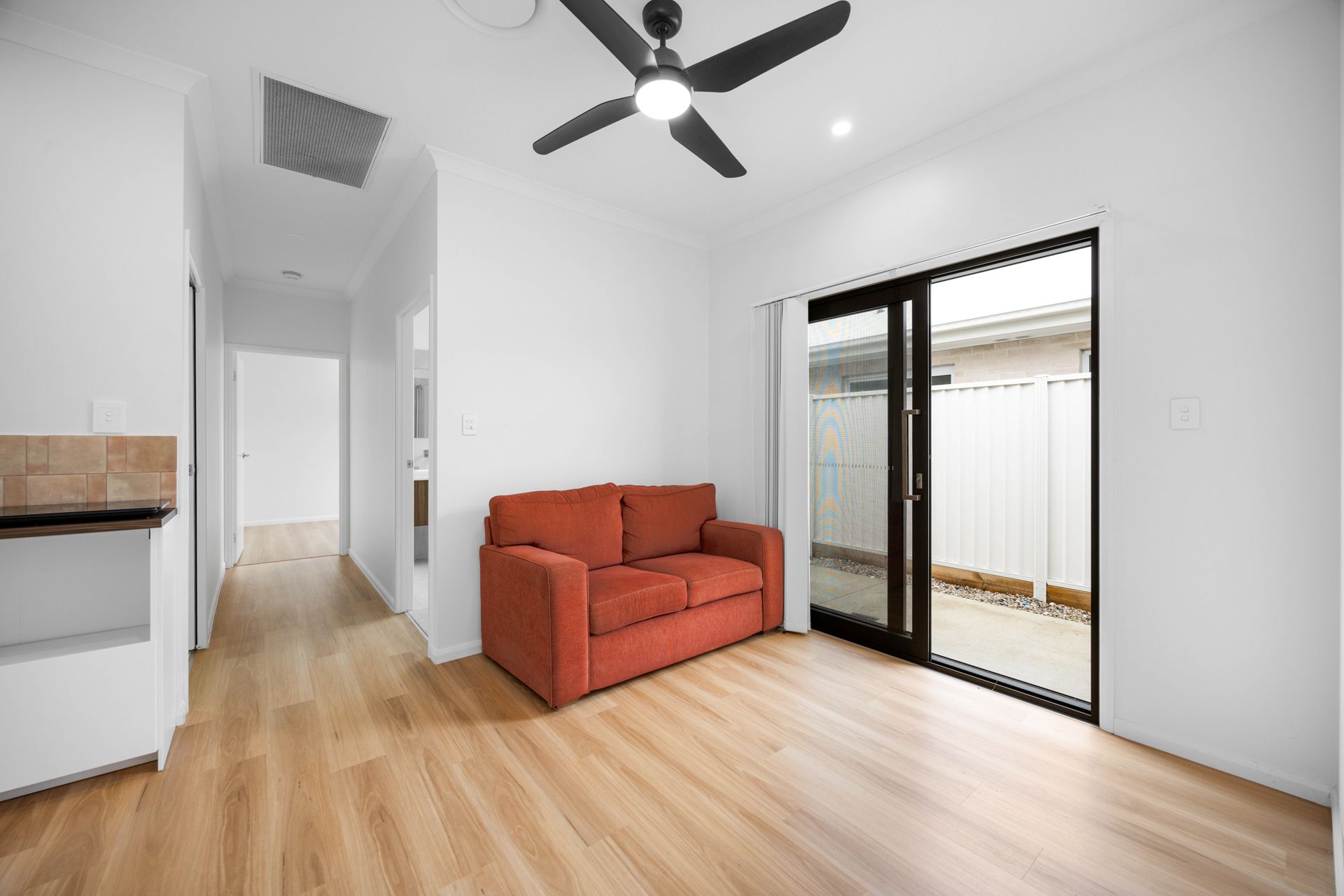 6b Cradle Crescent — photo 3 of 9