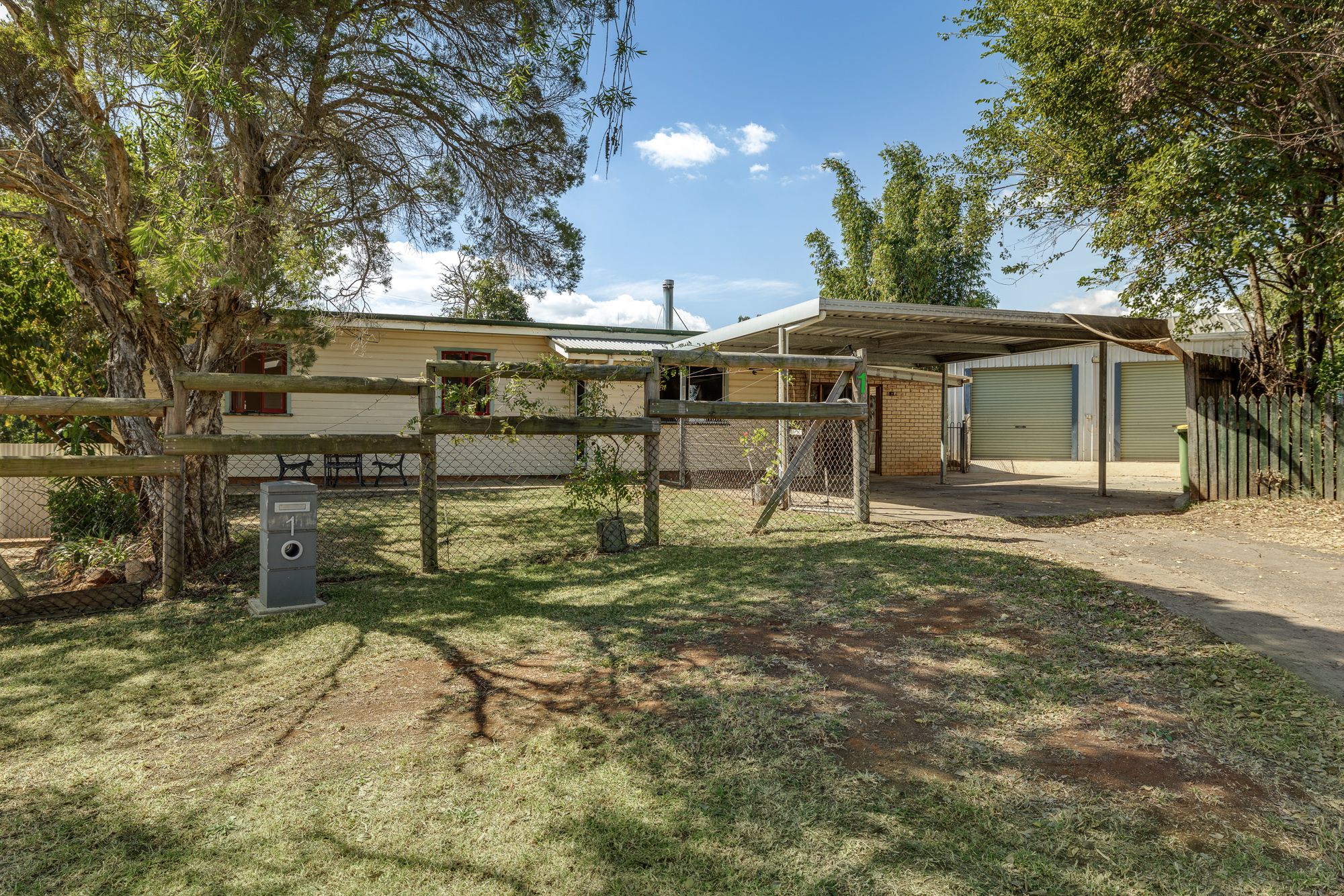 1 Robsart Street, North Toowoomba, QLD 4350
