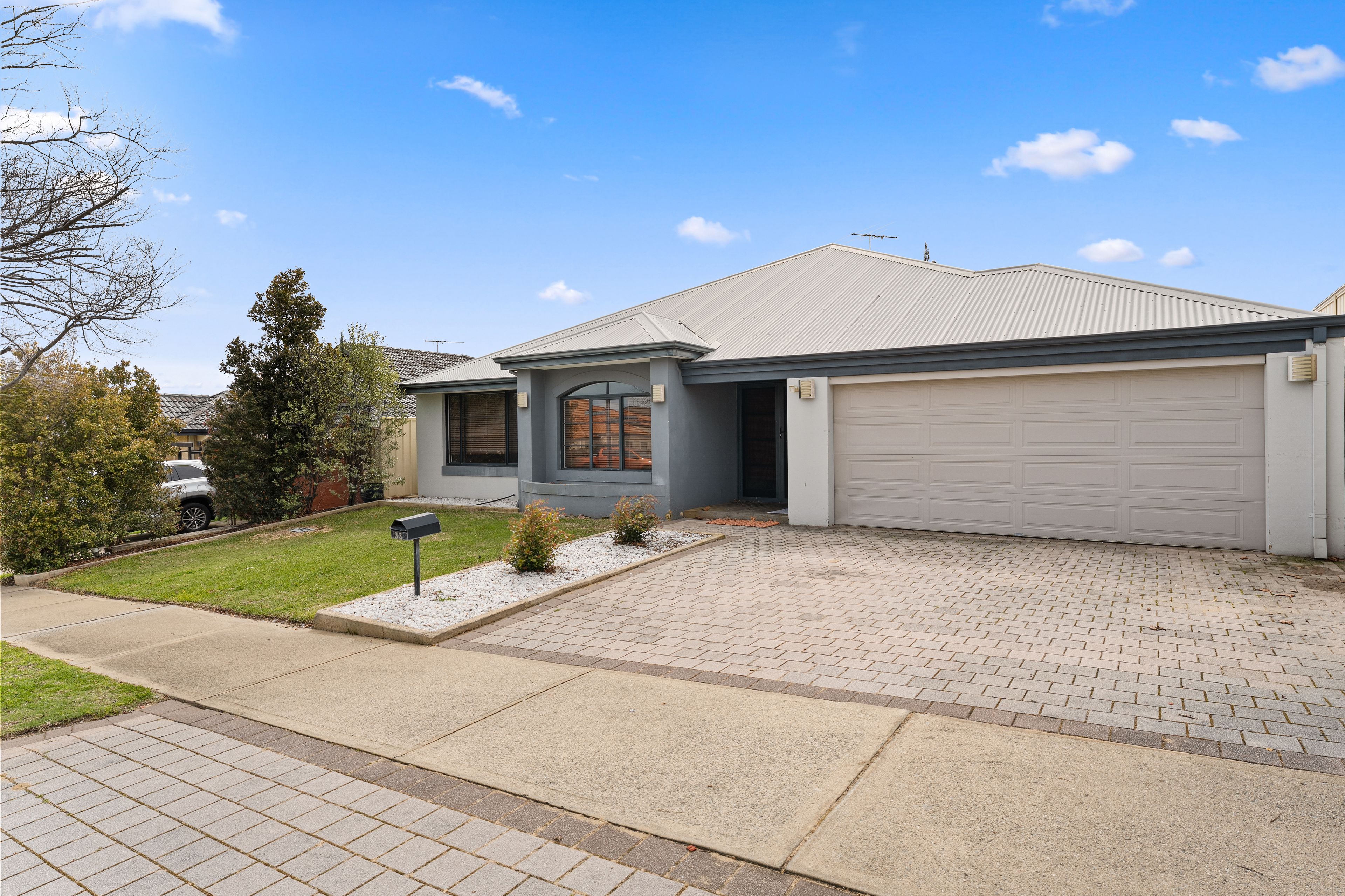 33 Liesham Crescent — photo 29 of 30