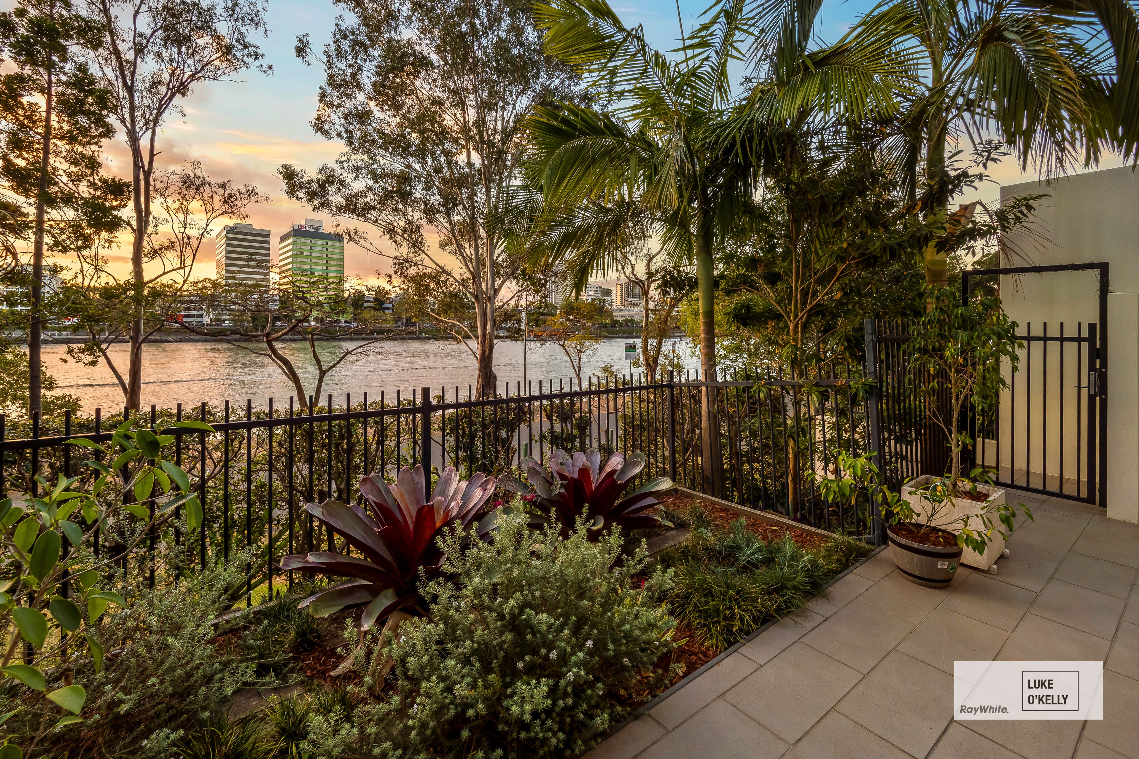 11/35 Buchanan Street — photo from Ray White West End