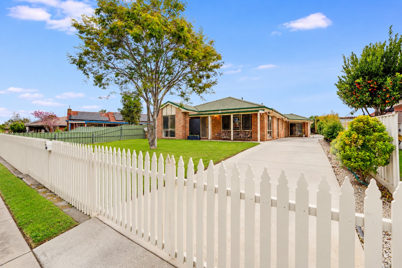 585 Kemp Street, Lavington, NSW 2641