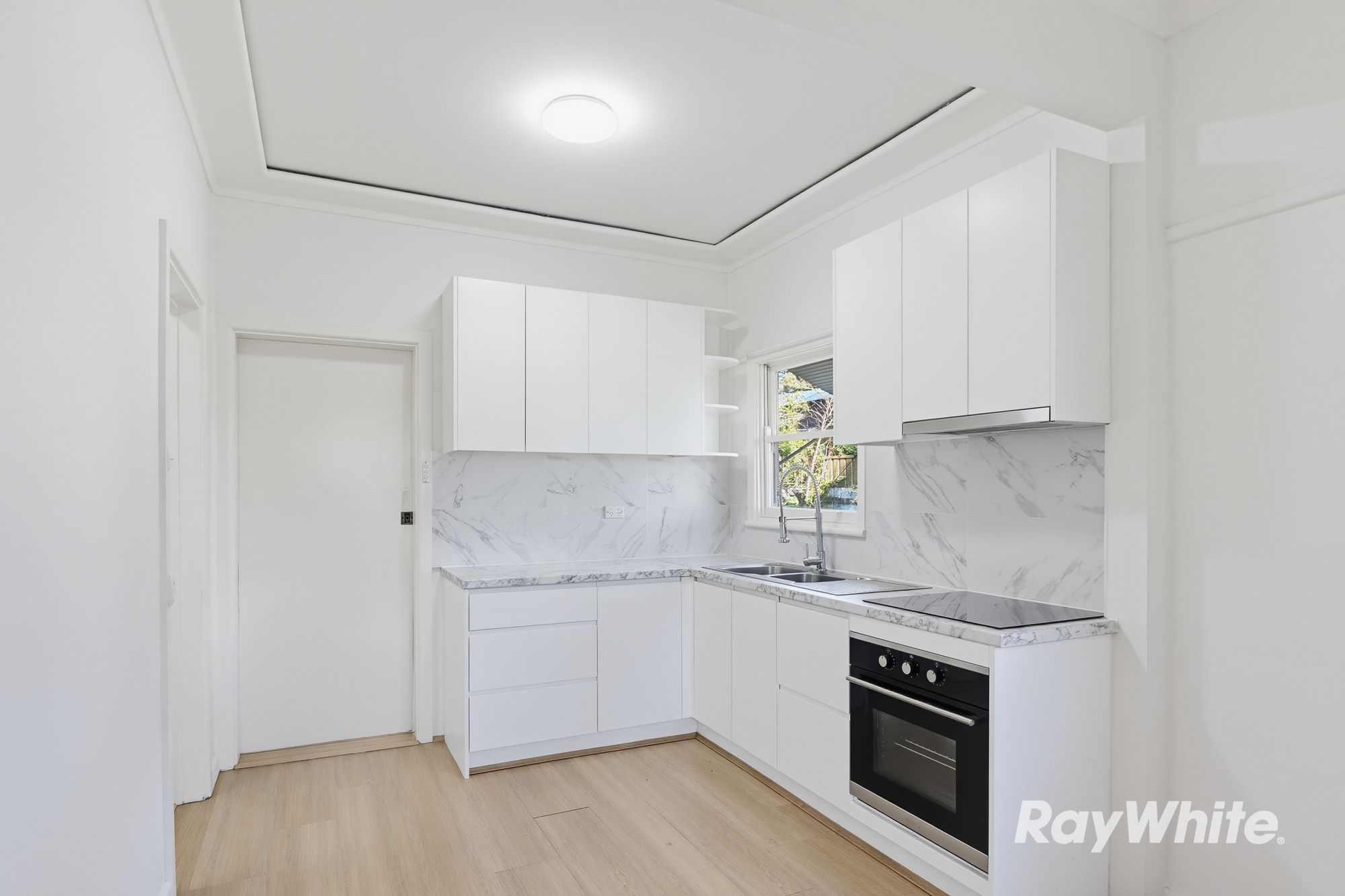 38 Adelaide Street — photo 3 of 7