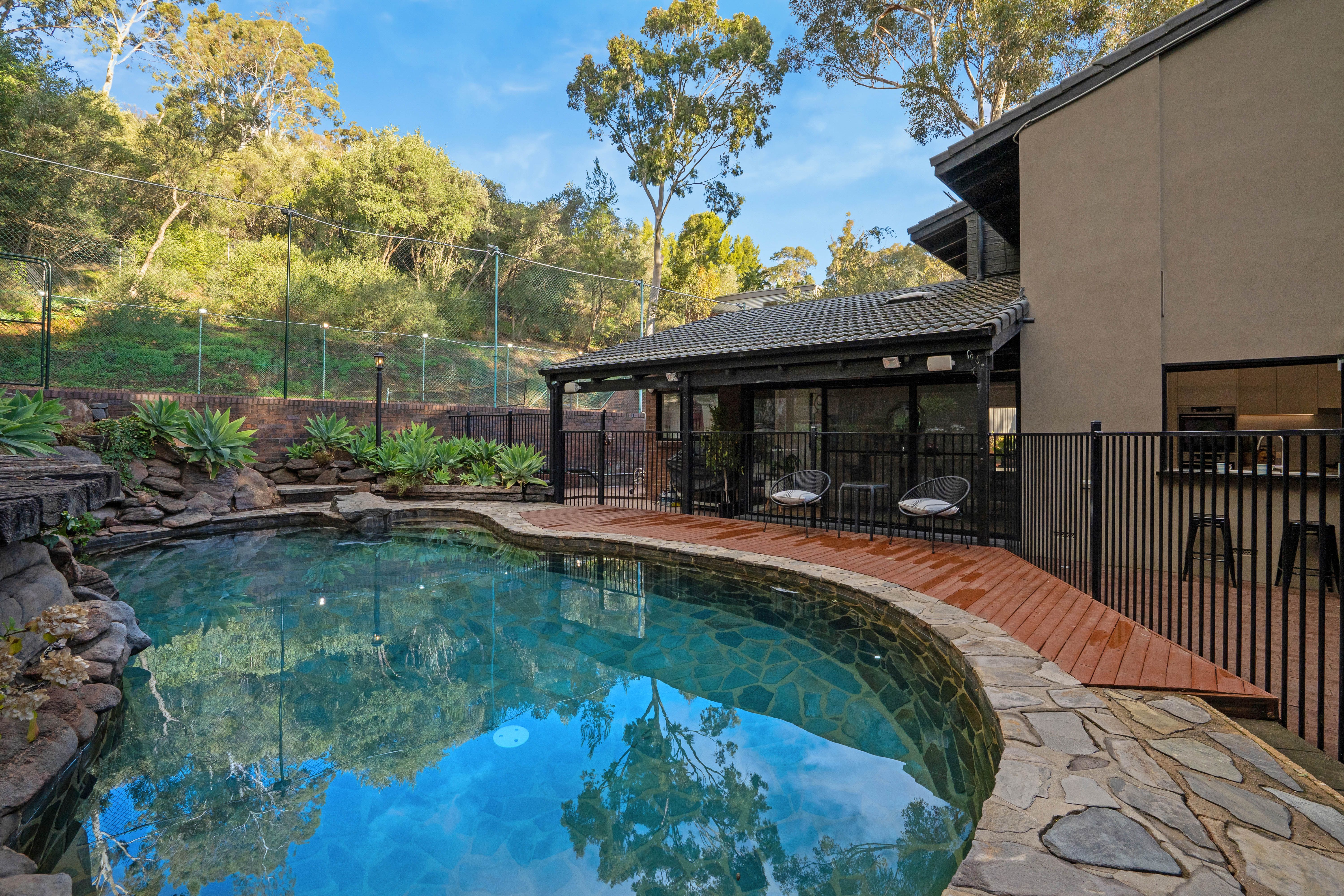 5 Grevillea Crescent, Stonyfell, SA 5066