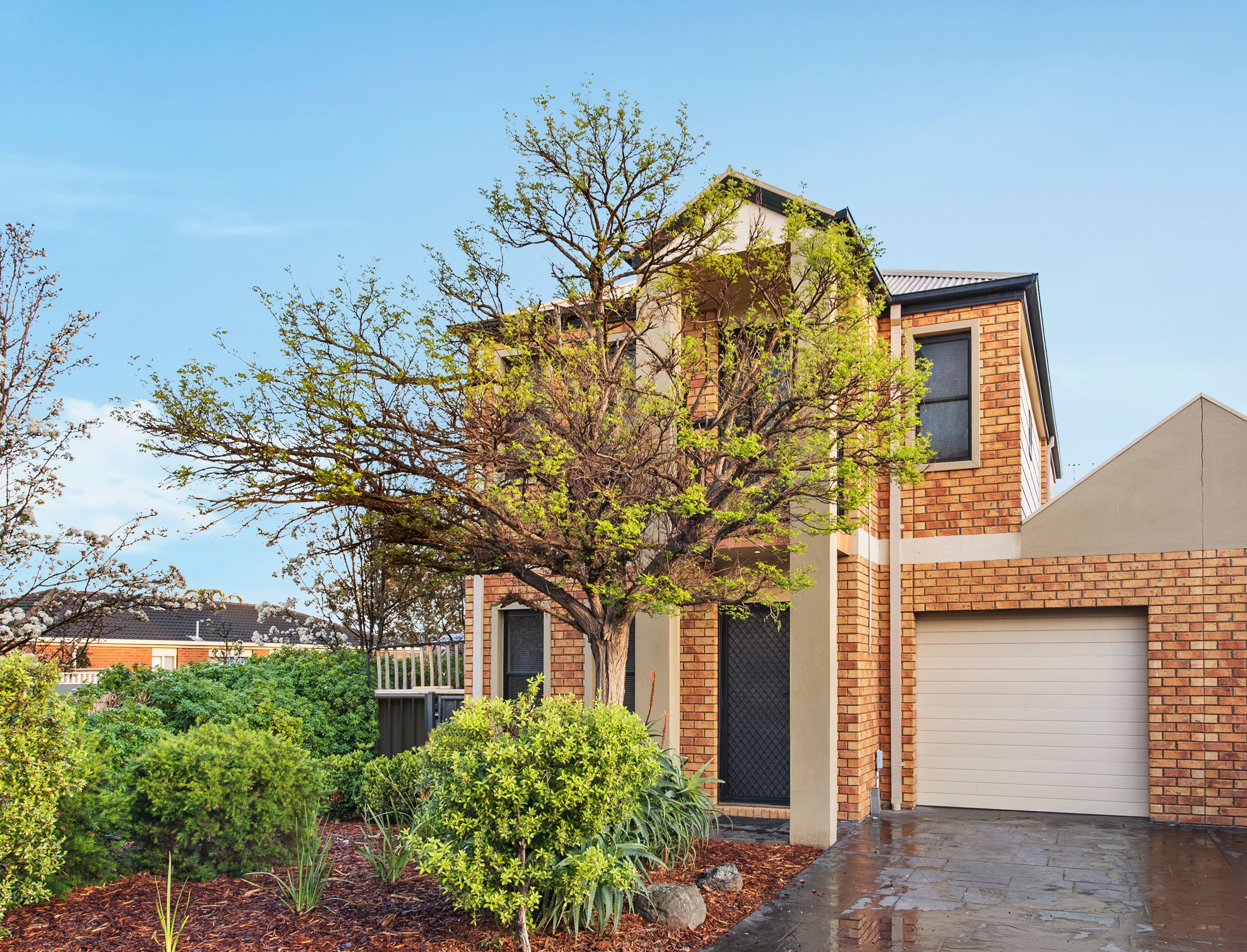 8 Lauffre Walk, Caroline Springs VIC 3023