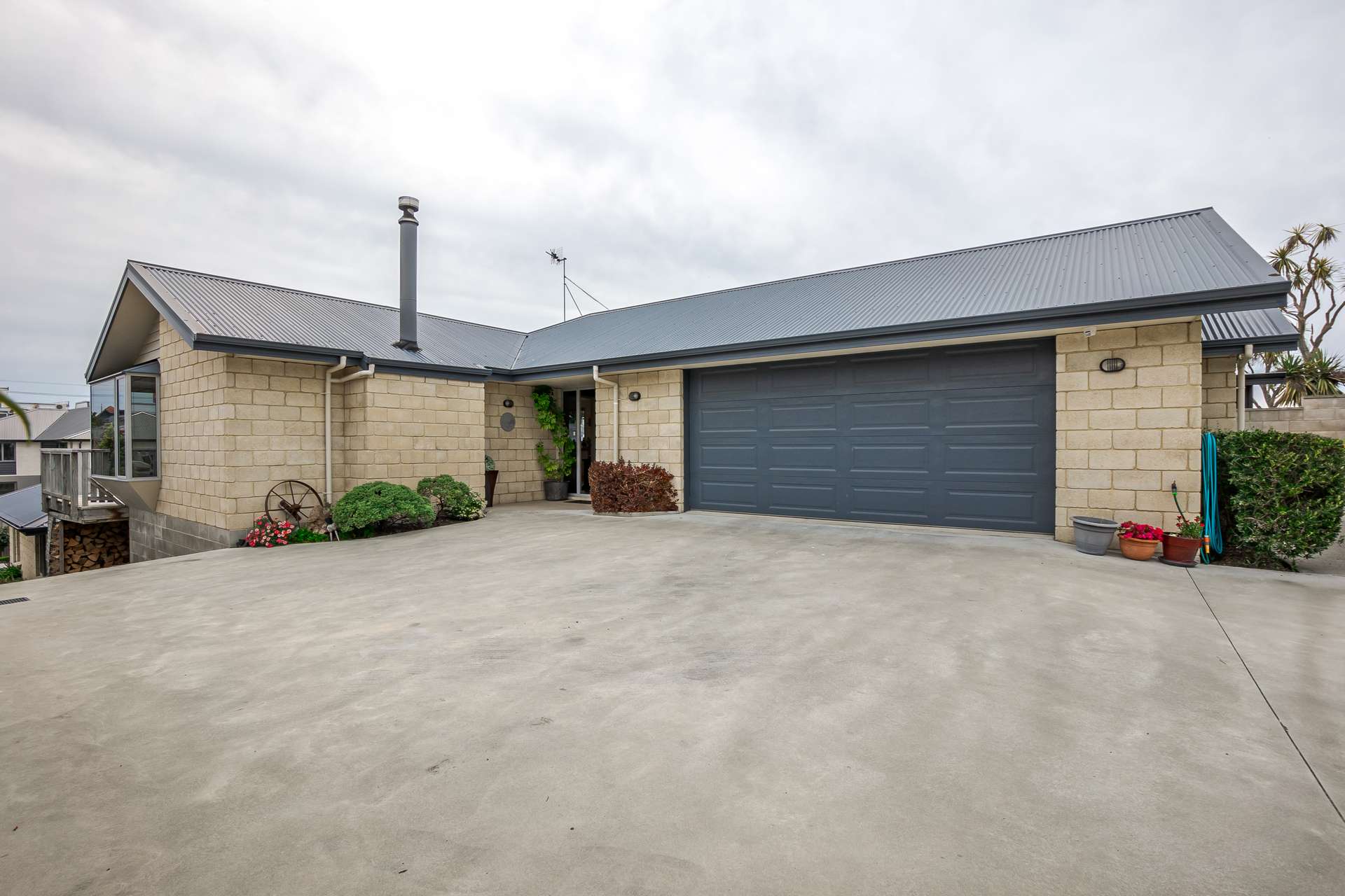 41 Tawa Street photo 0