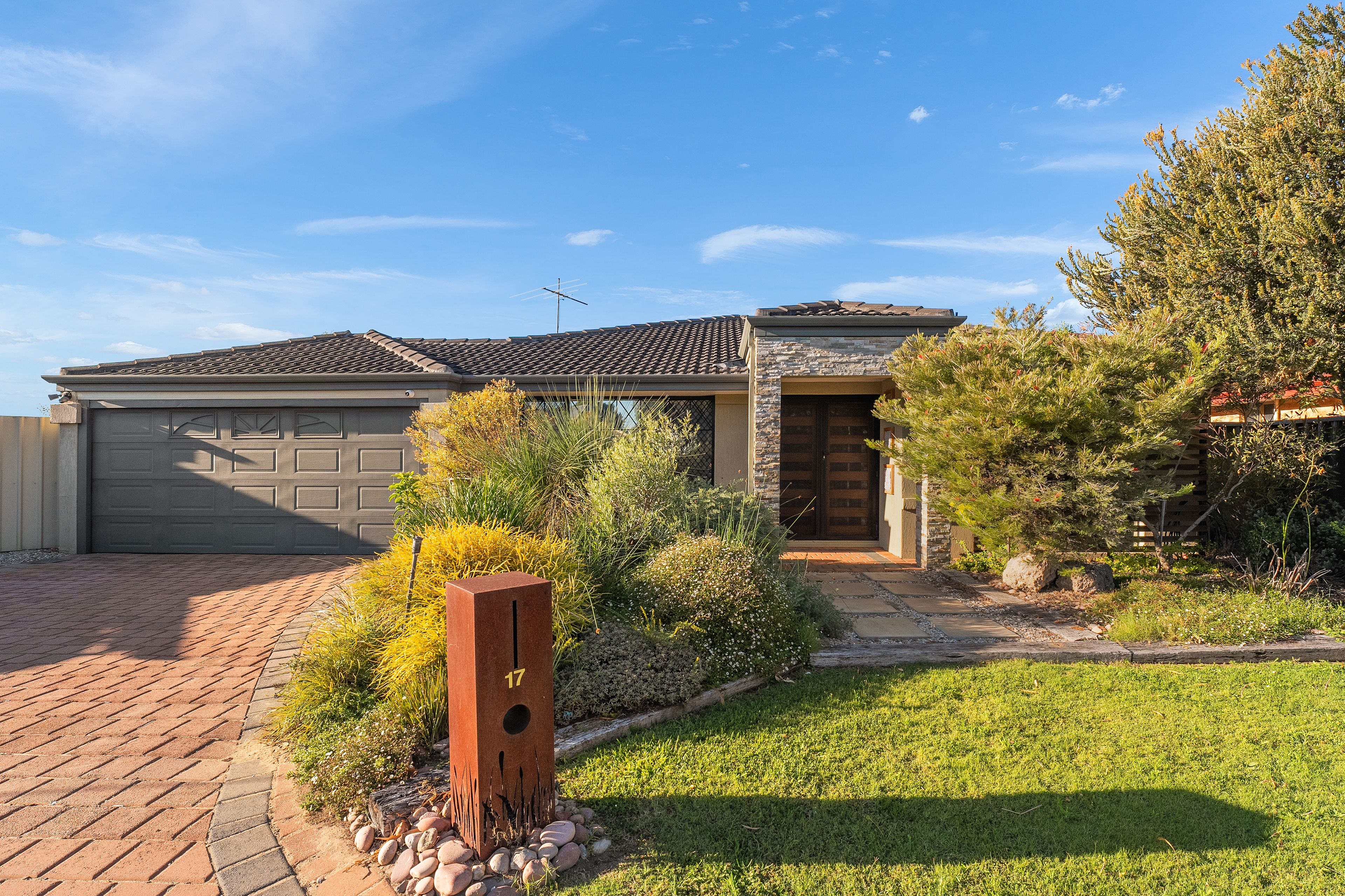 17 Ceri Close, Port Kennedy WA 6172