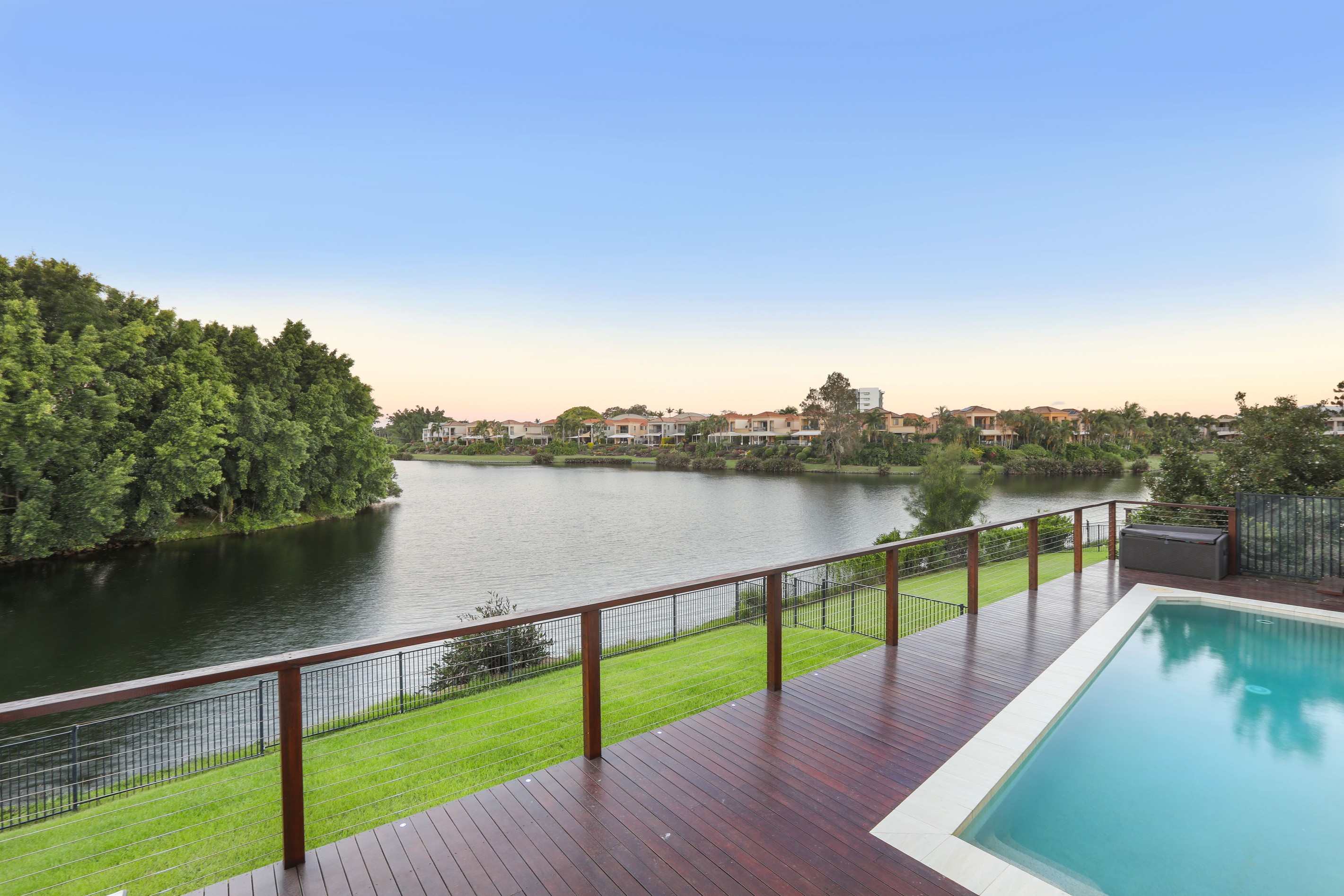 9/145 Palm Meadows Drive, Carrara, QLD 4211
