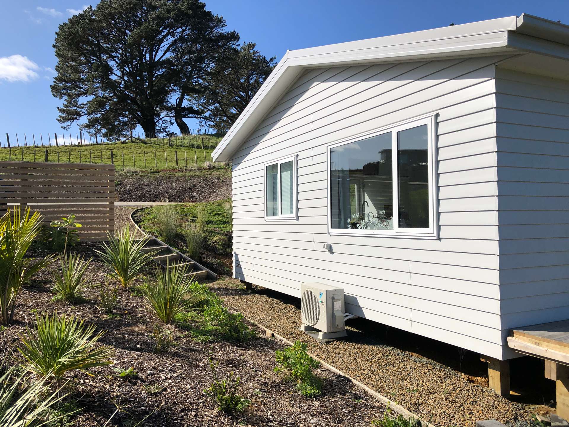 2/206b Tawa Road photo 13