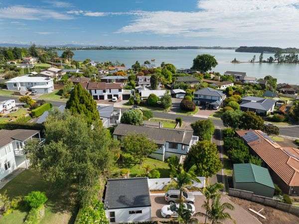 10 Lindoch Avenue photo 18