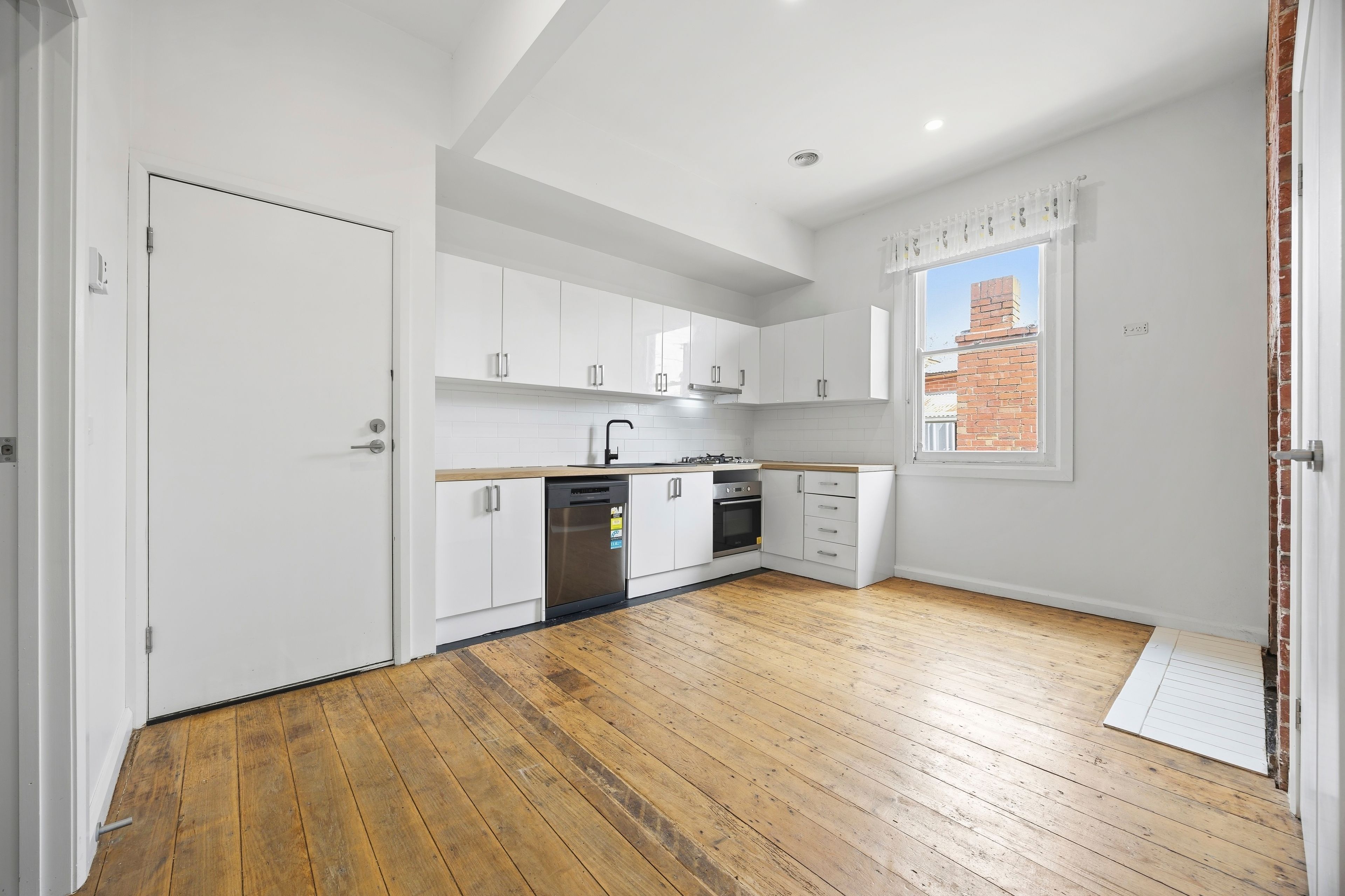 109 Brougham Street — photo 4 of 21