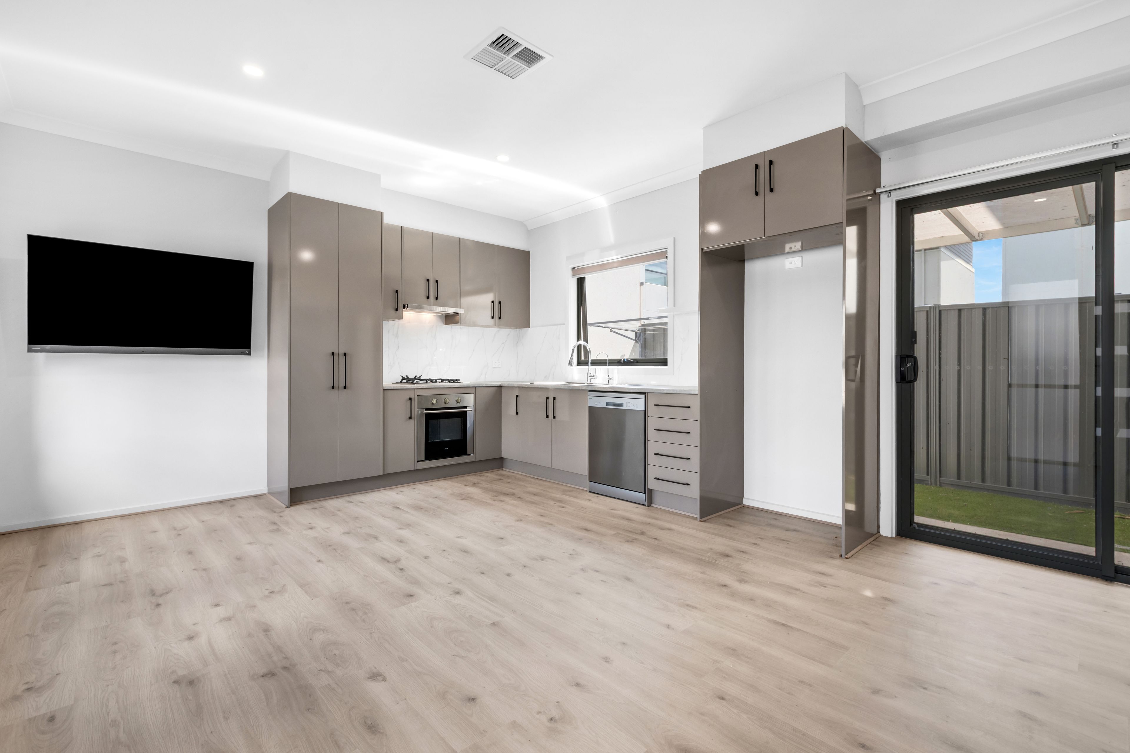 4 Wyong Crescent — photo 7 of 22