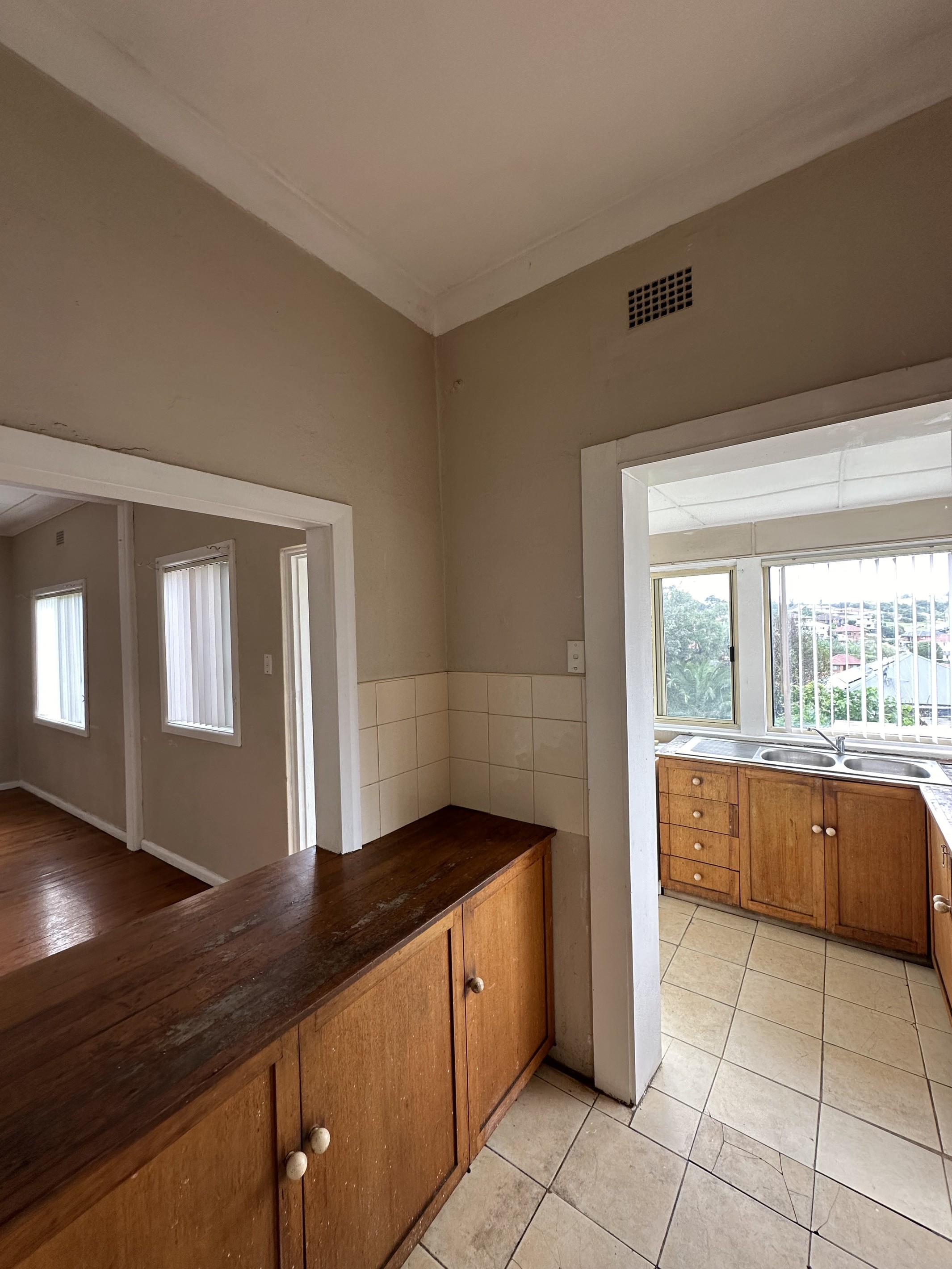 33 First Avenue North, Warrawong, NSW 2502