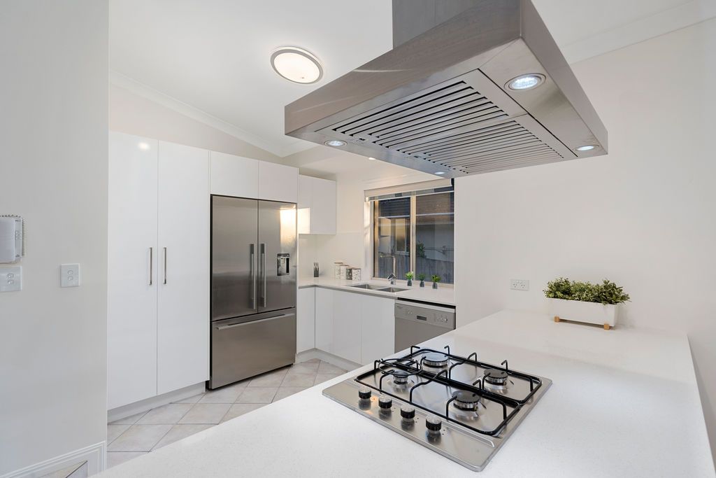 32 Peter Senior Court, Parkwood, QLD 4214
