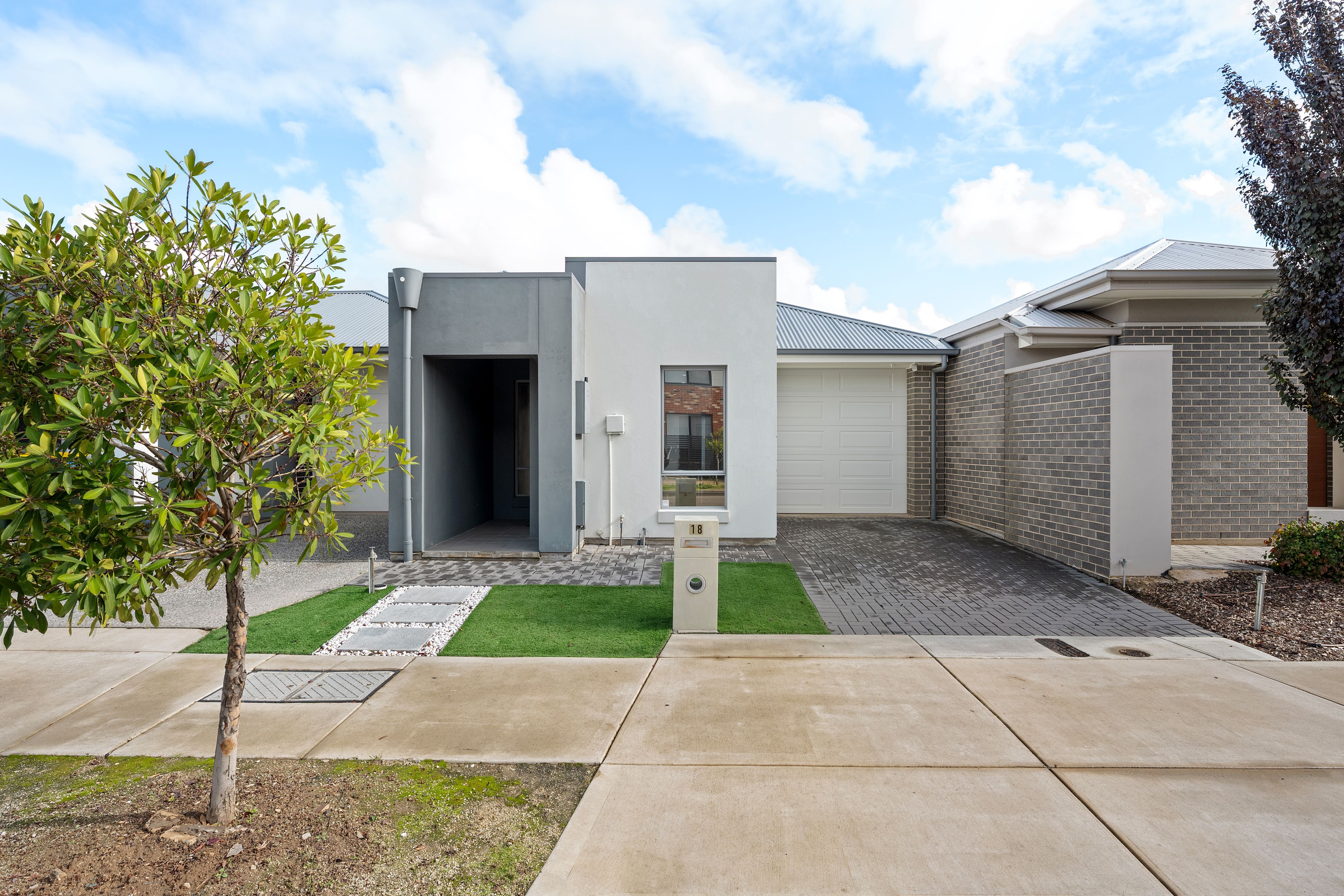 18 Pultawilta Avenue — photo 2 of 23