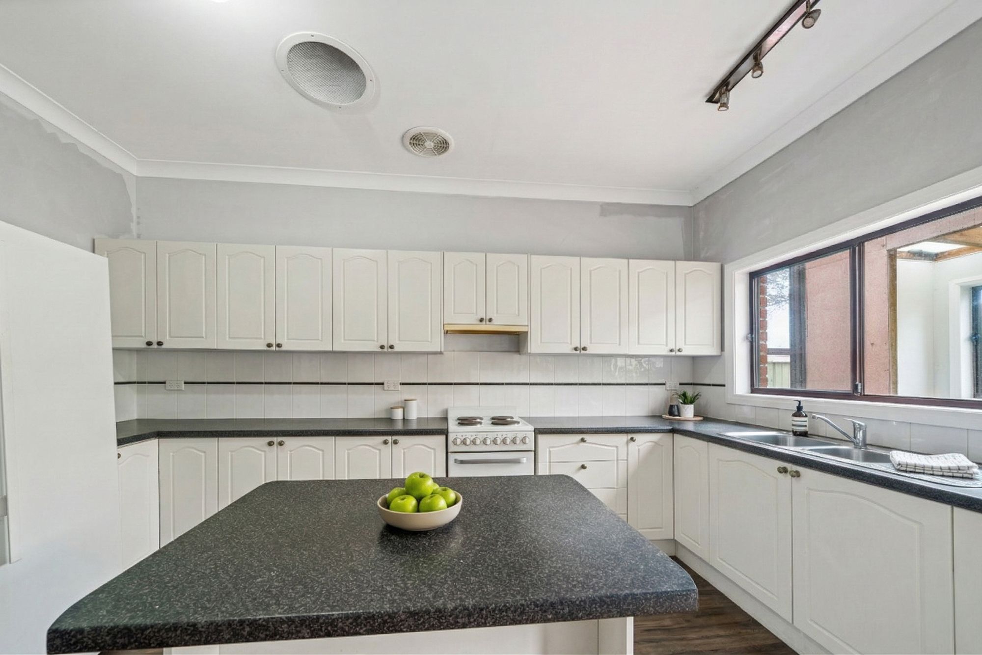 38 Geoffrey Road, Chittaway Point, NSW 2261