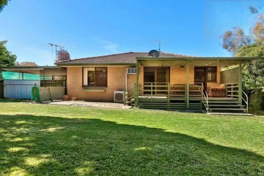35 Crackenback Street — photo from Ray White Albury Central