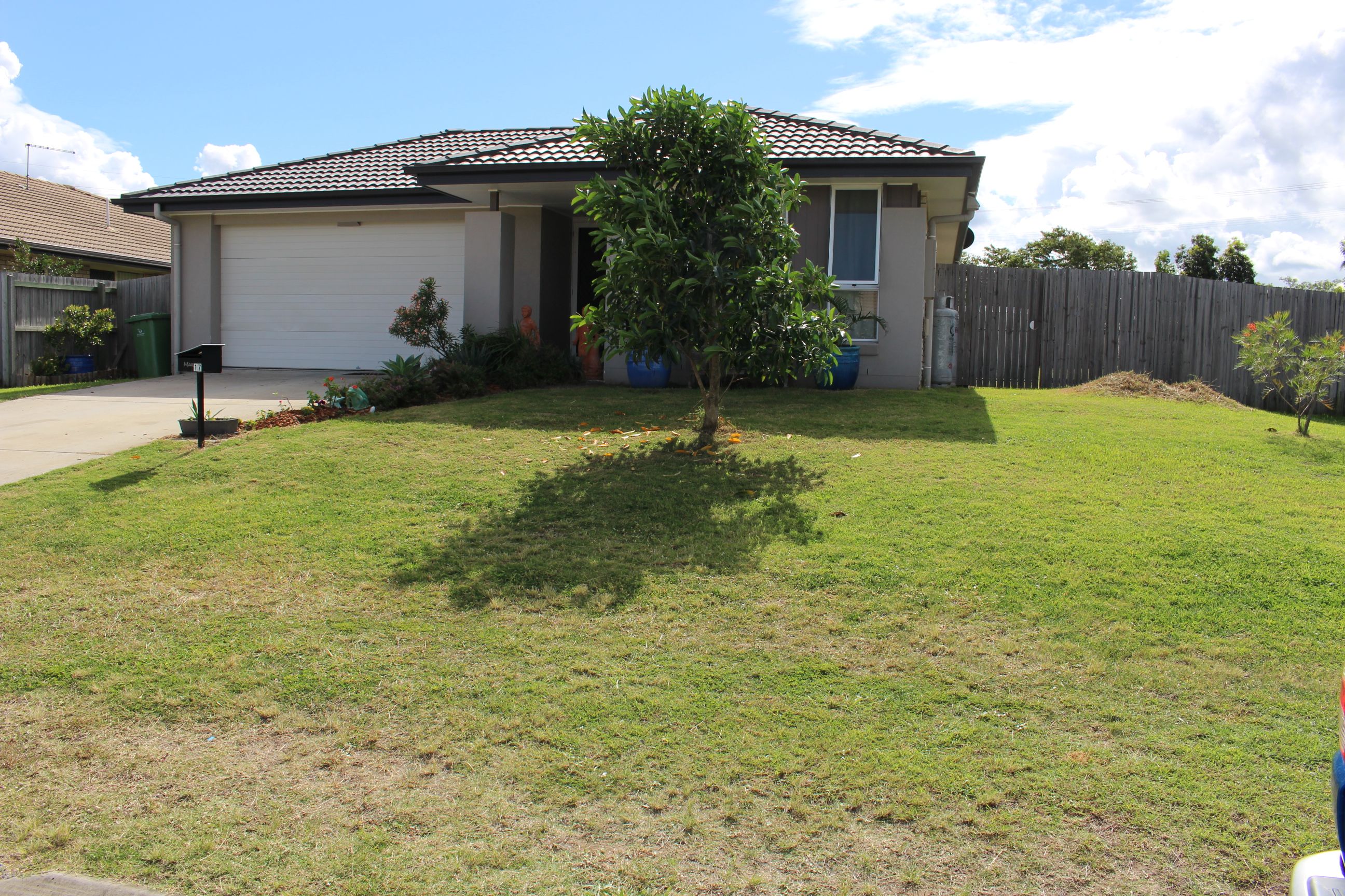 17 Spoonbill Court, Lowood QLD 4311