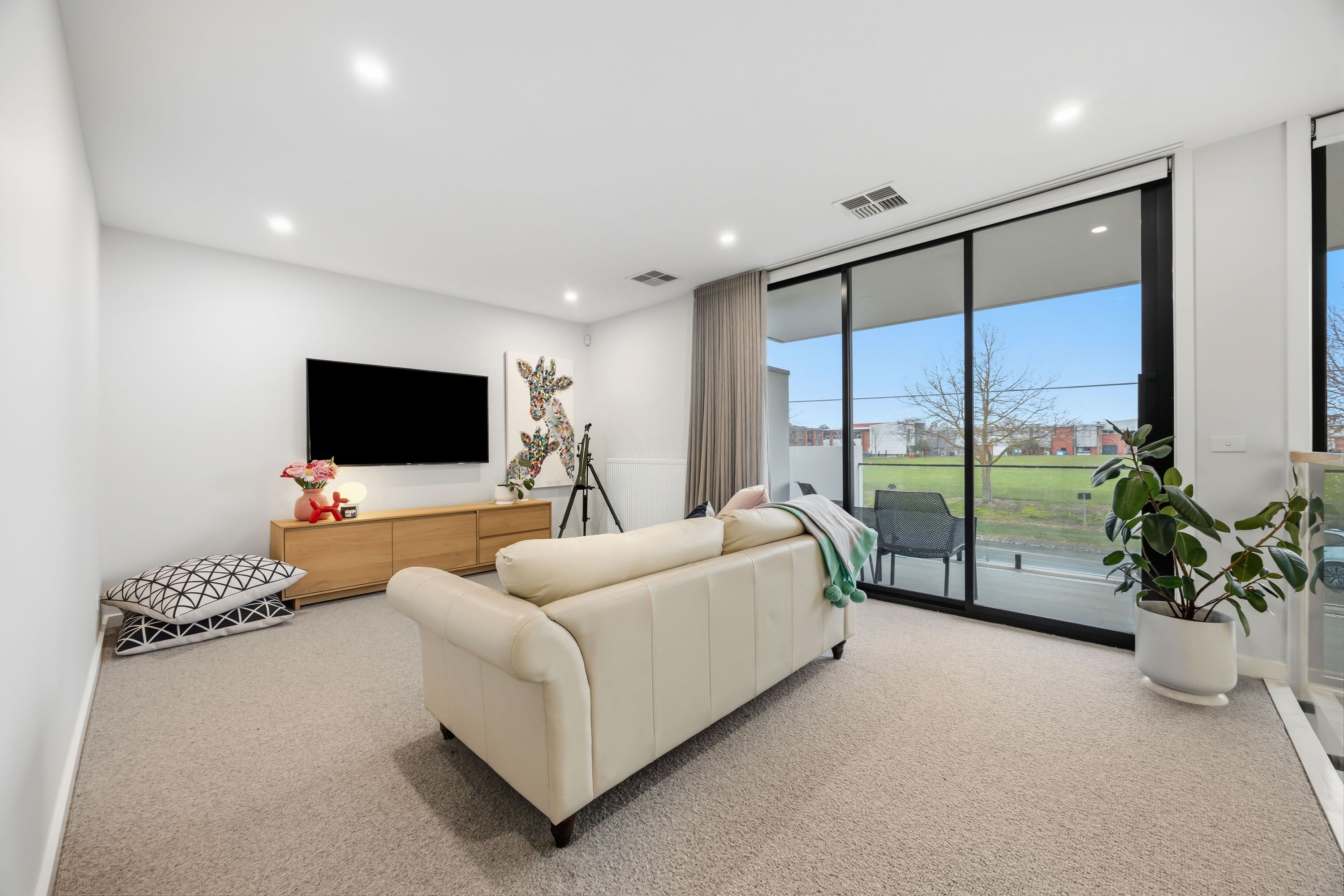 20 Alfred Street South — photo 15 of 30