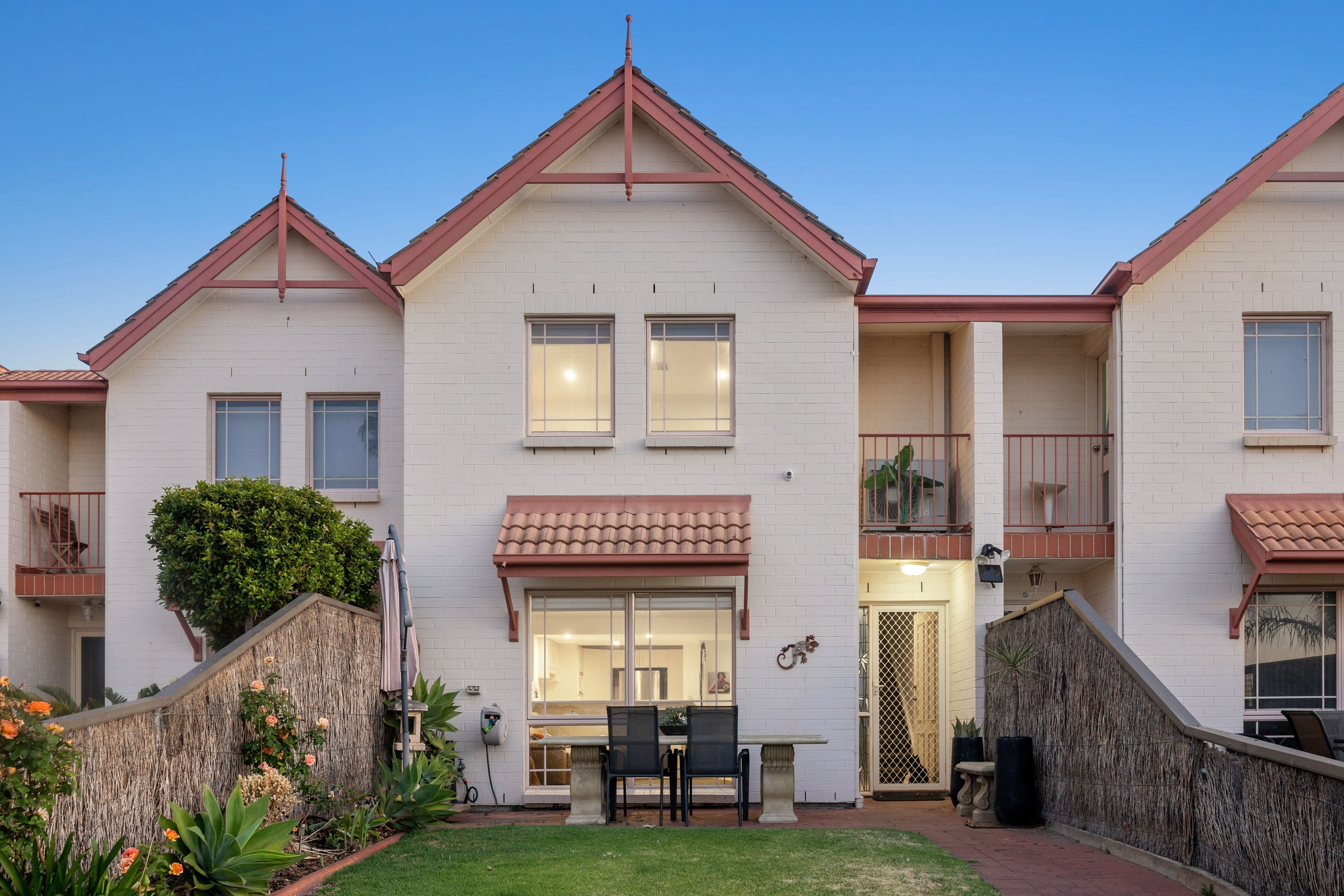 2/252 Trimmer Parade, West Lakes, SA 5021
