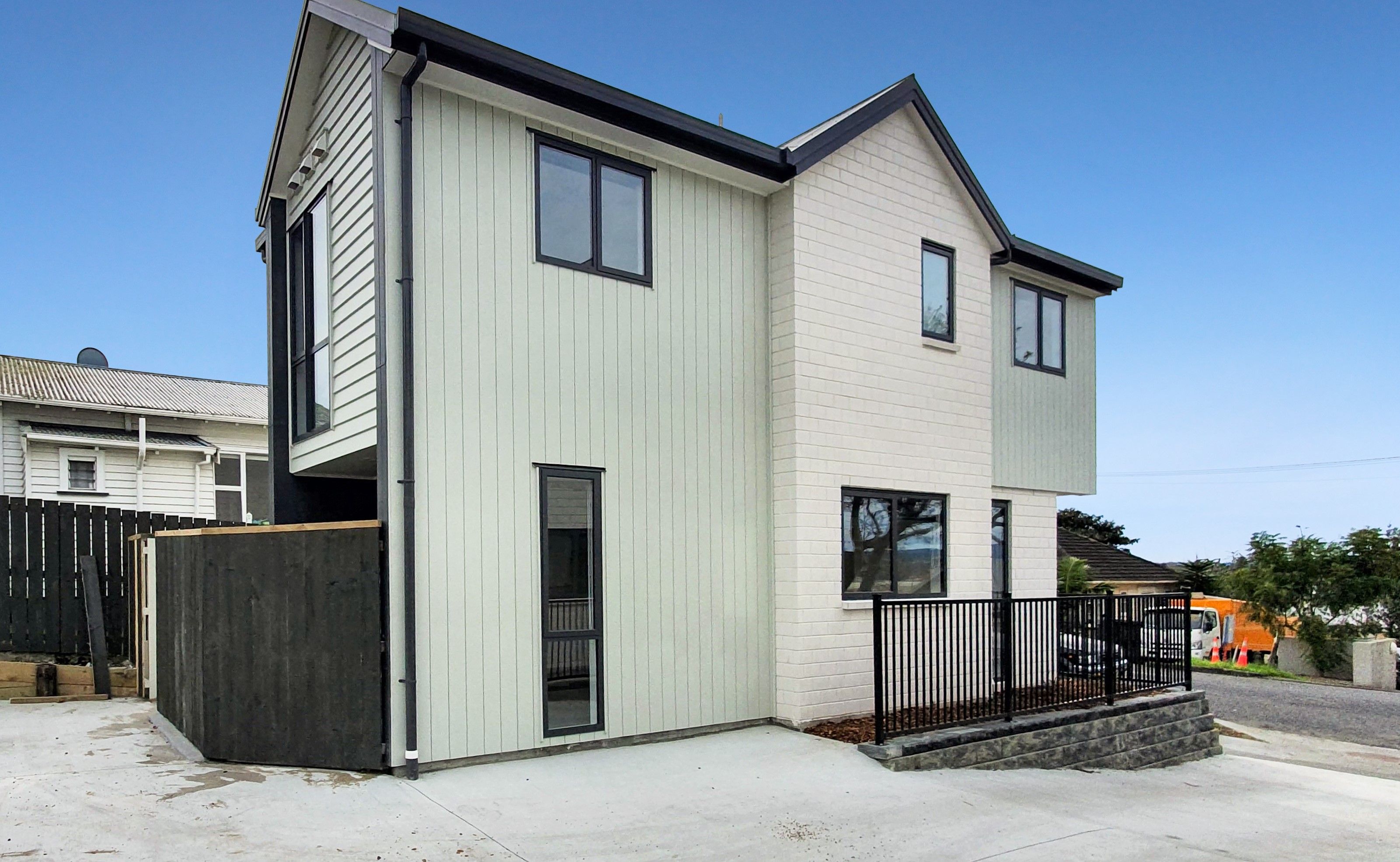 2/4 Geddes Terrace, Avondale, Auckland City