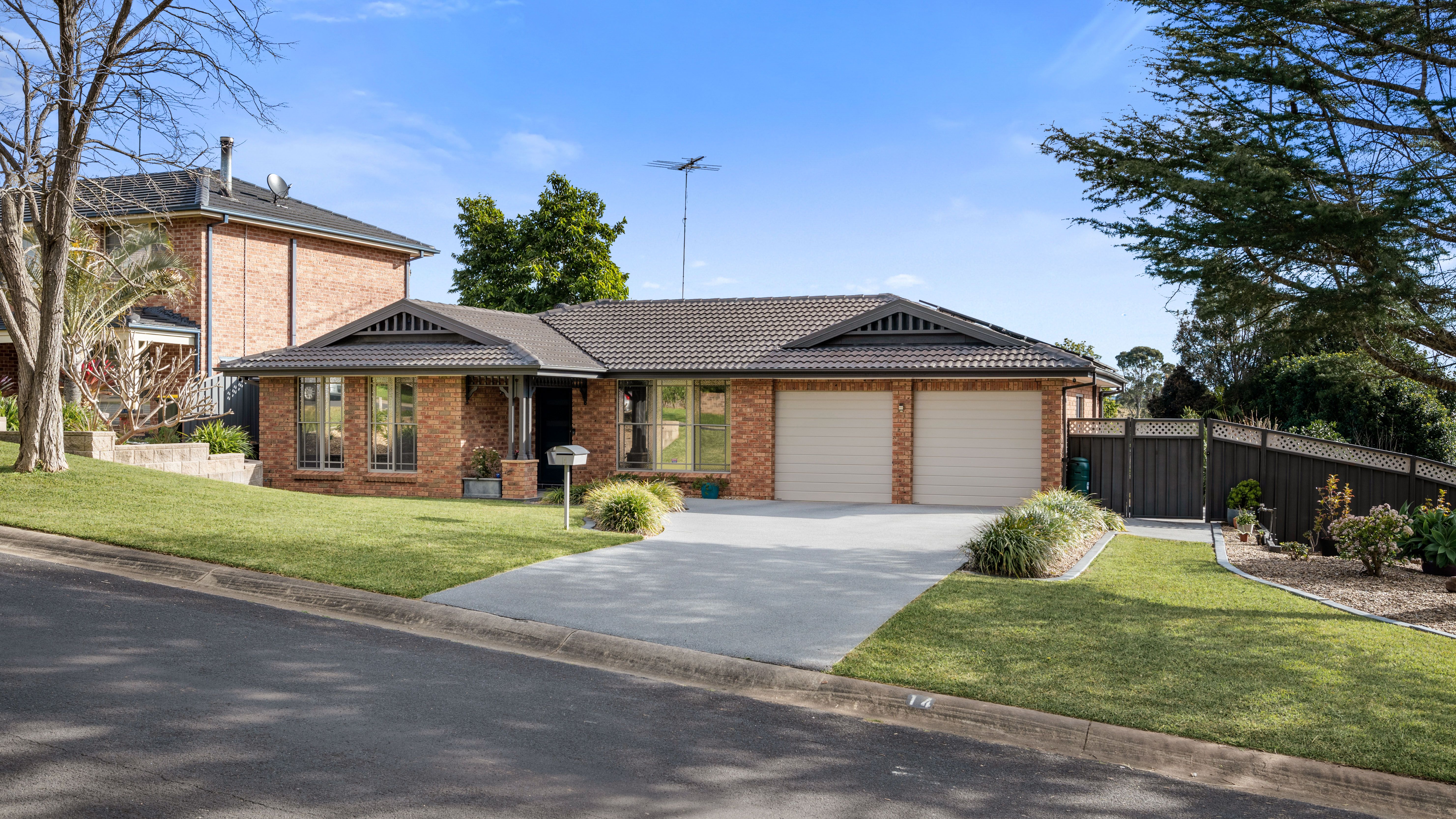 14 Clydebank Crescent, Glen Alpine, NSW 2560