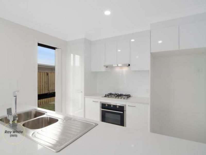 69 Hill Drive, Pimpama, QLD 4209