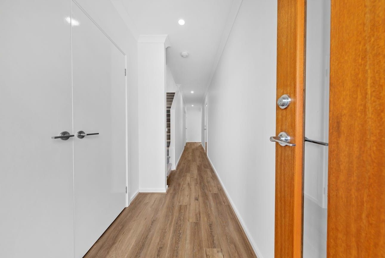 29 Bergamot Boulevard — photo 7 of 14