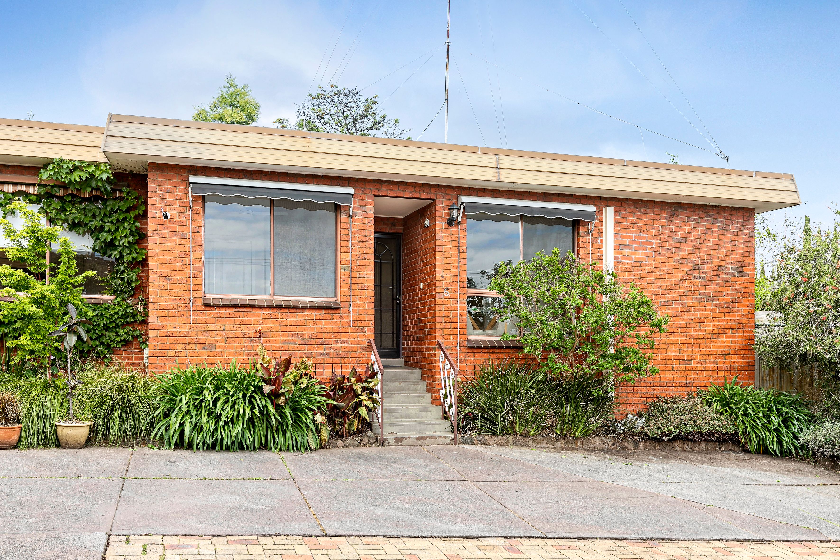 5/4 Balfe Crescent — photo 14 of 14