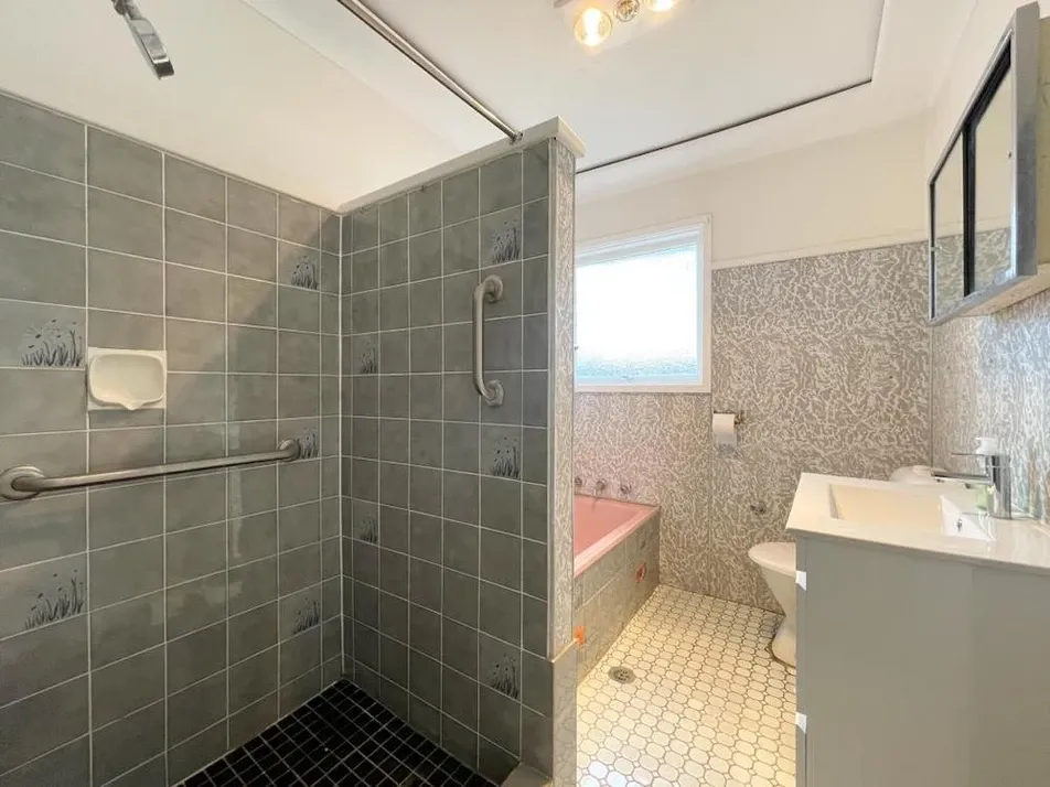 42 Darwin Road — photo 8 of 10