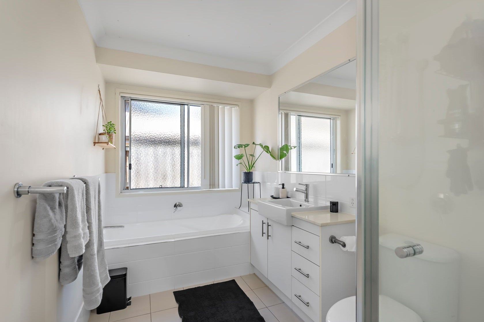 4 Ritz Drive — photo 12 of 18