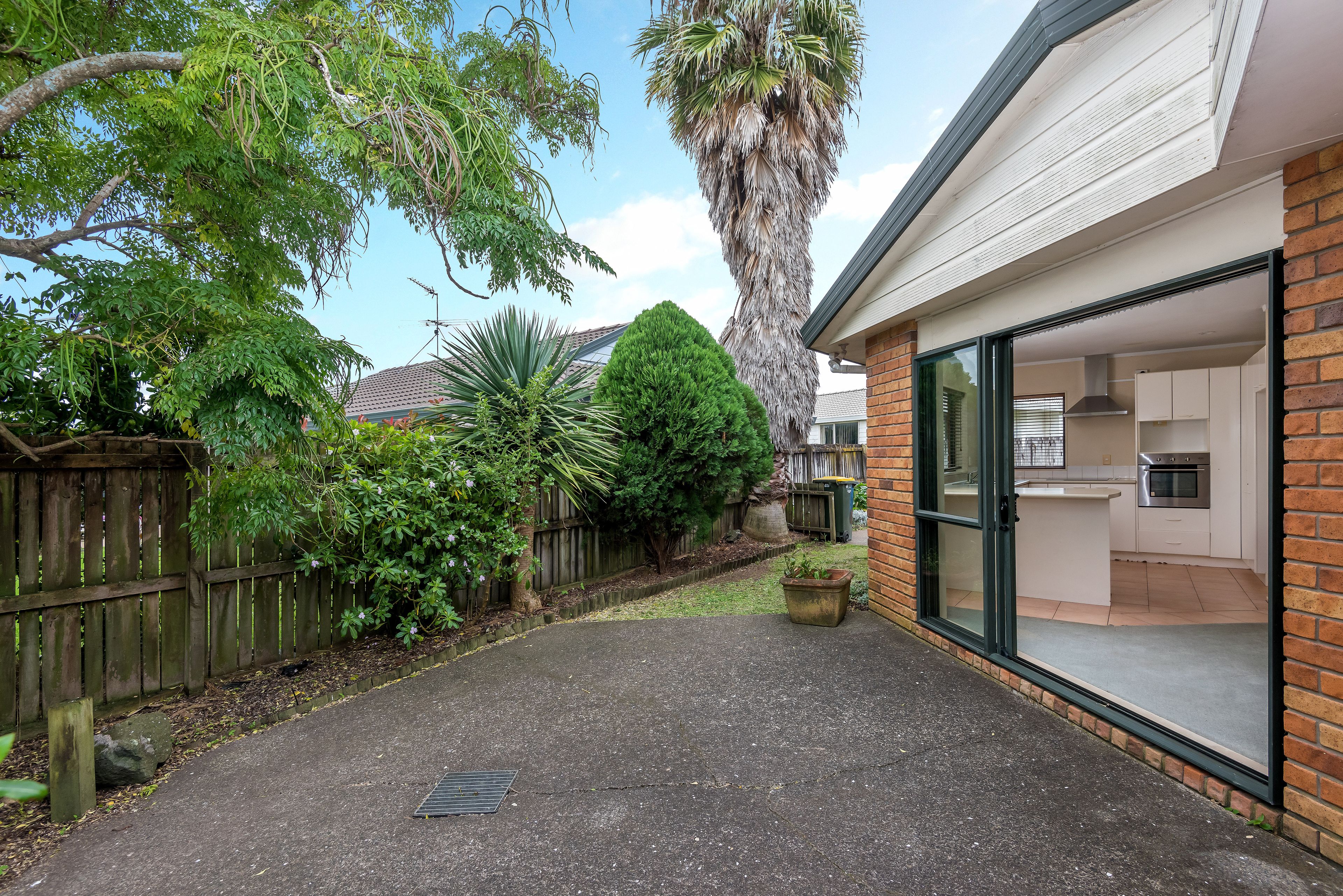 2/34 Heathridge Place, Burswood, Manukau City