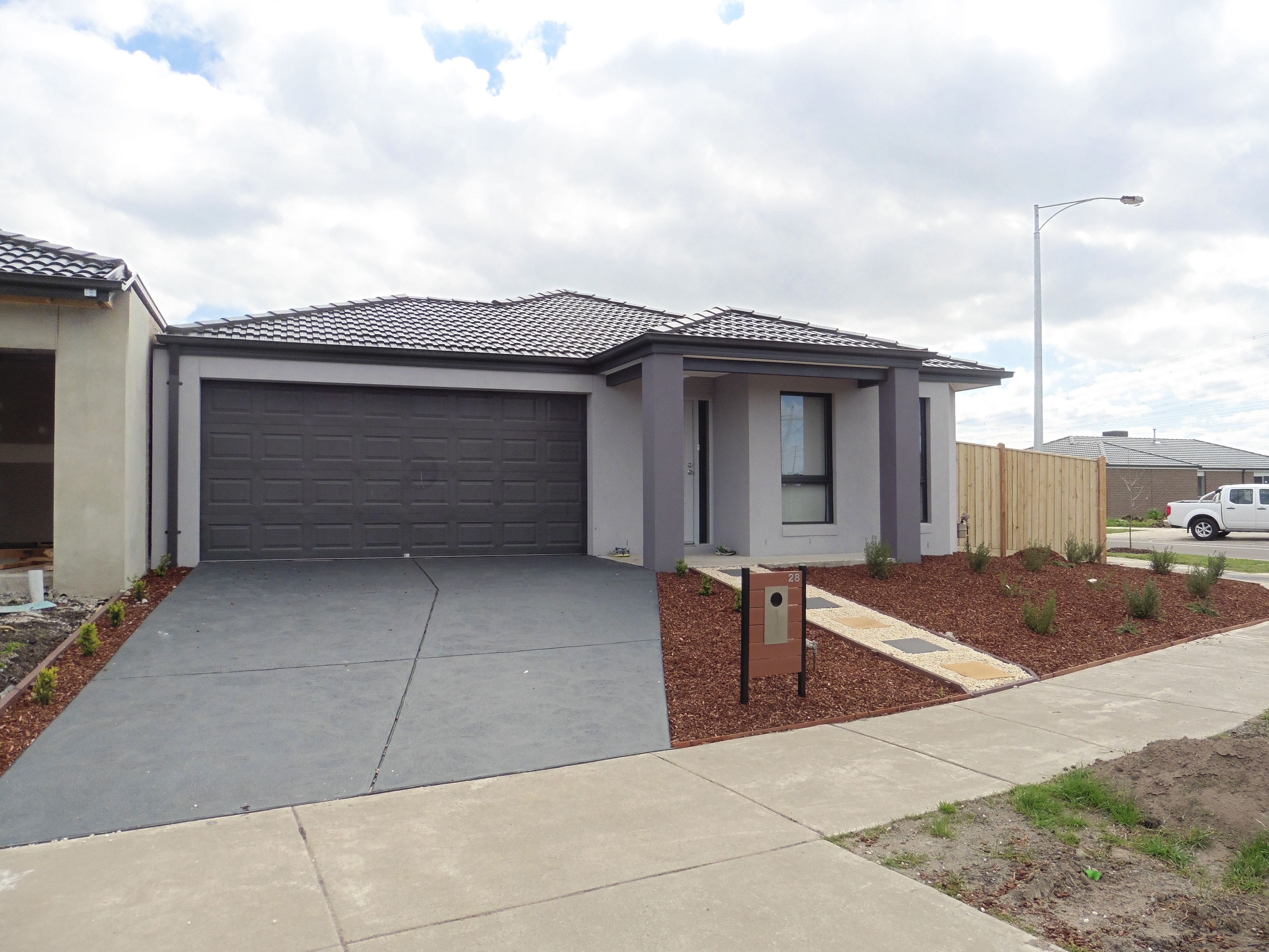 28 Pitfield Avenue Cranbourne East Vic 3977 Leased