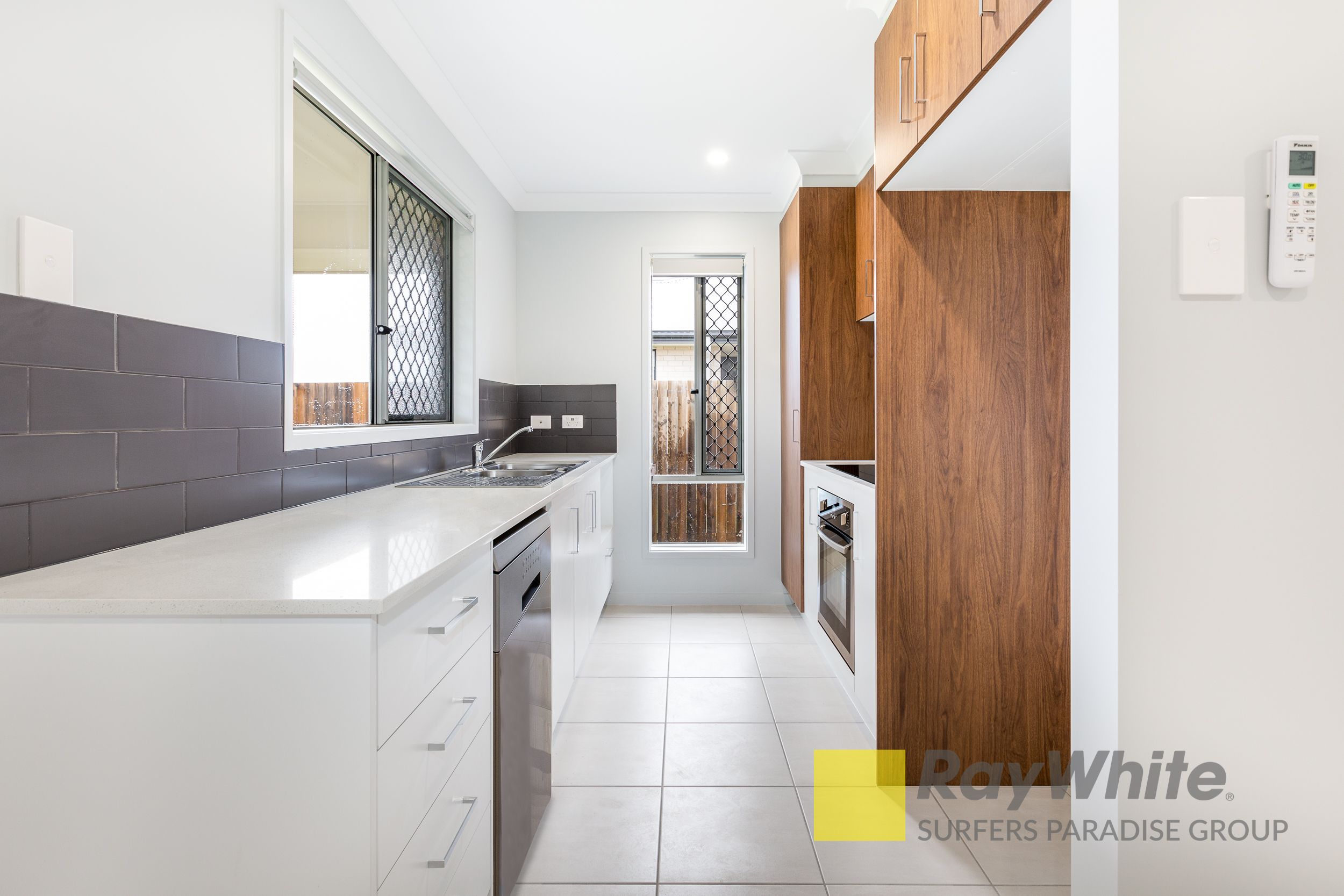 2/4 Pelham Street, Logan Reserve, QLD 4133