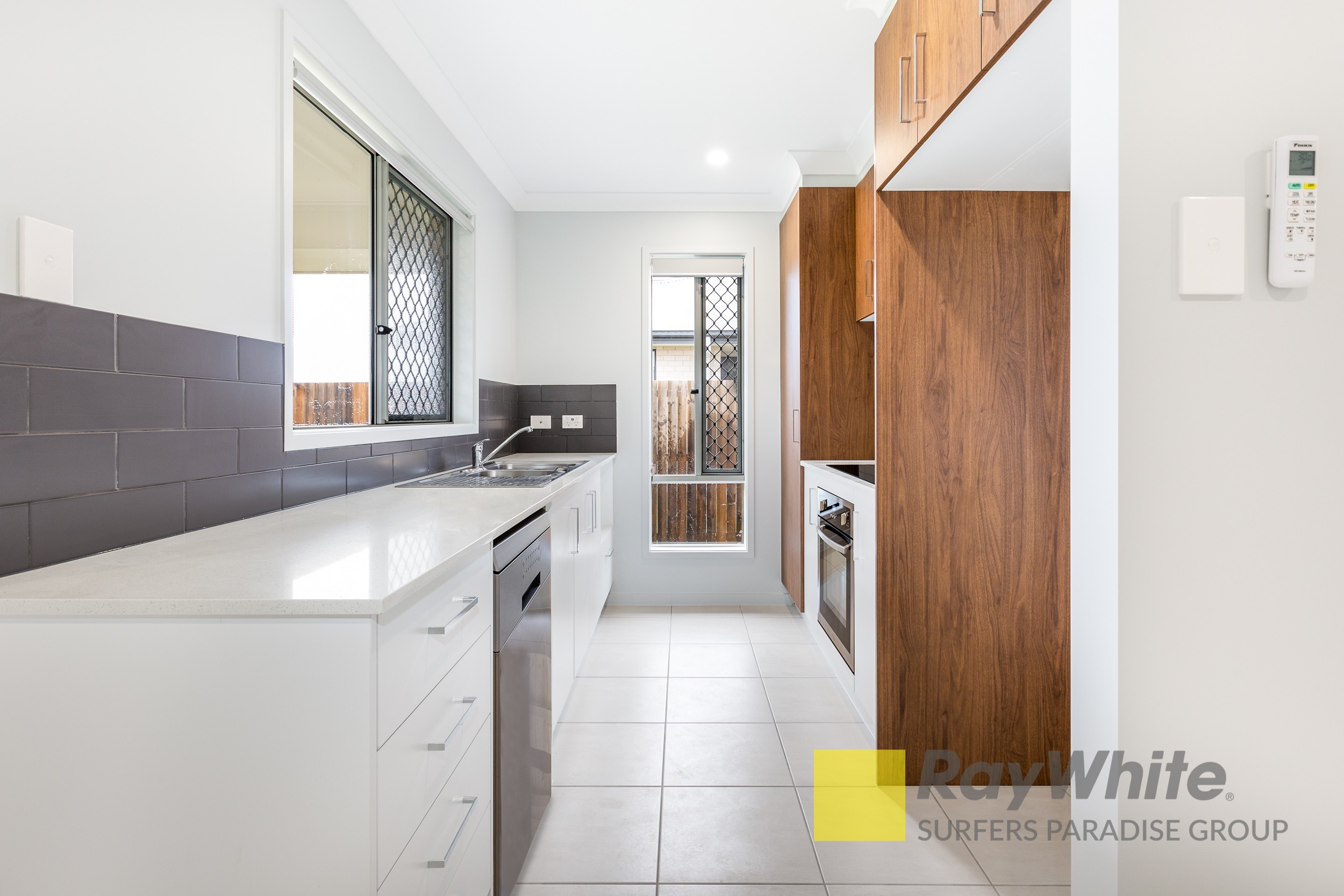 2/4 Pelham Street, Logan Reserve, QLD 4133