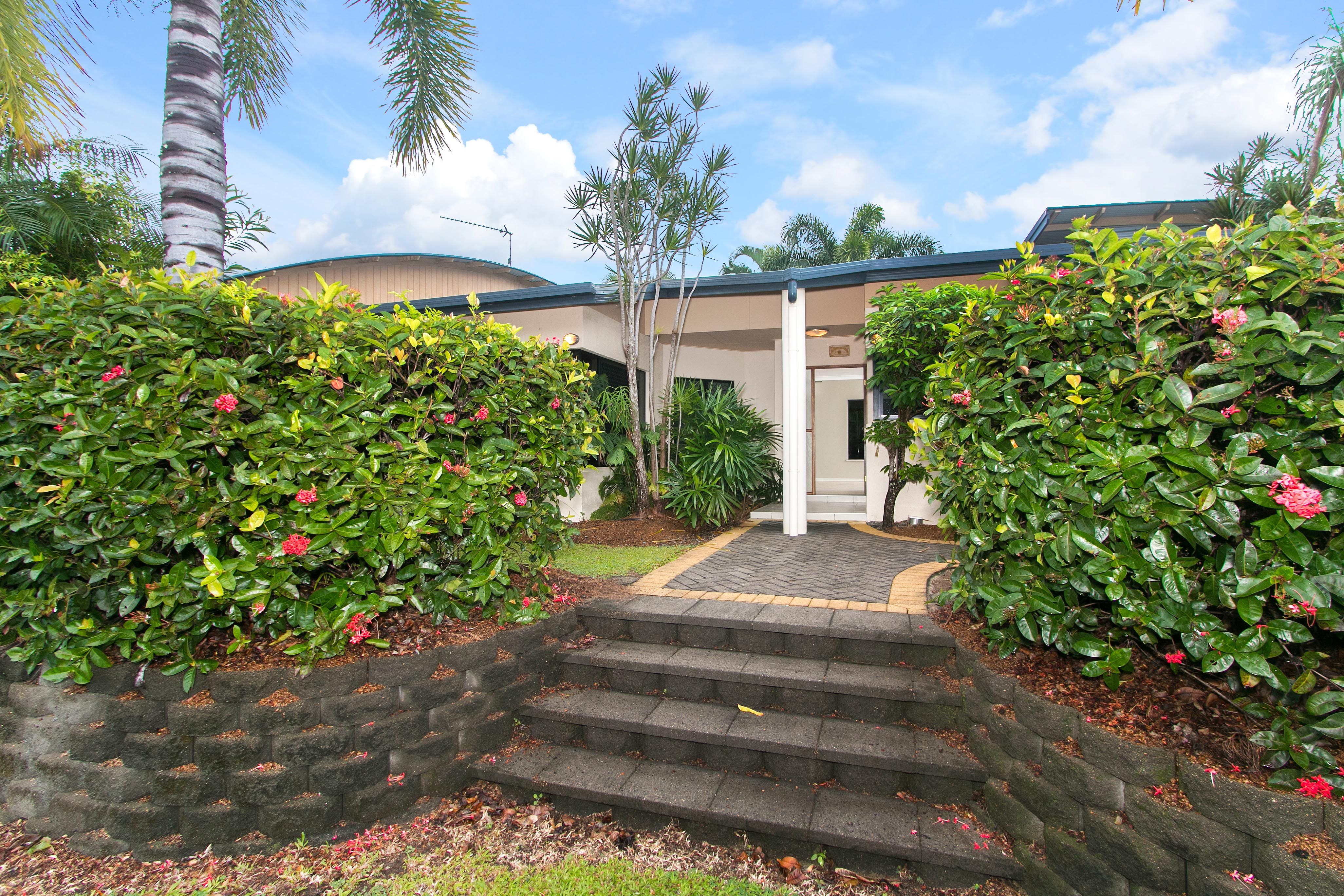 1 Jupiter Close, Clifton Beach, QLD 4879