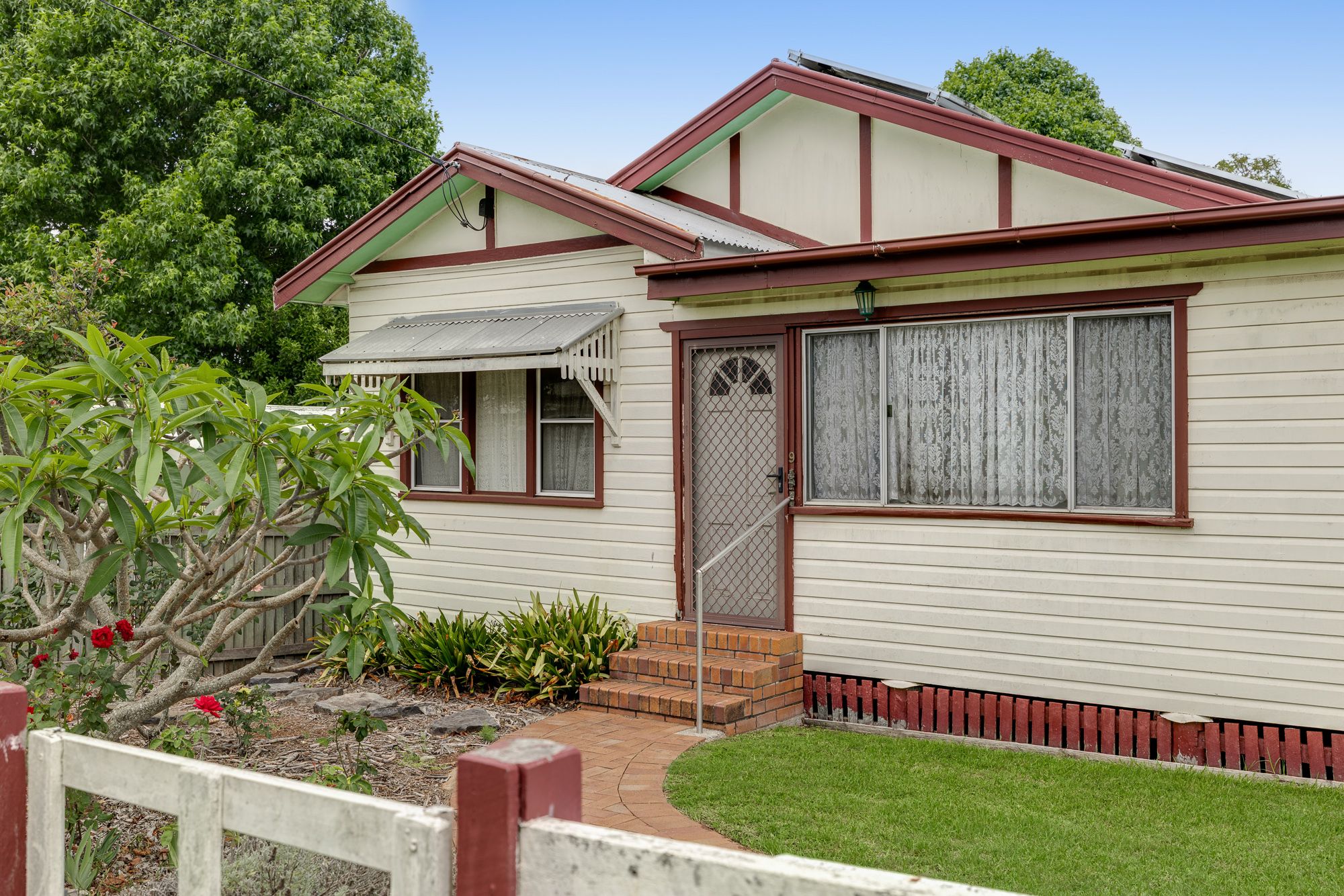 9 Beatty Street, Mount Lofty, QLD 4350